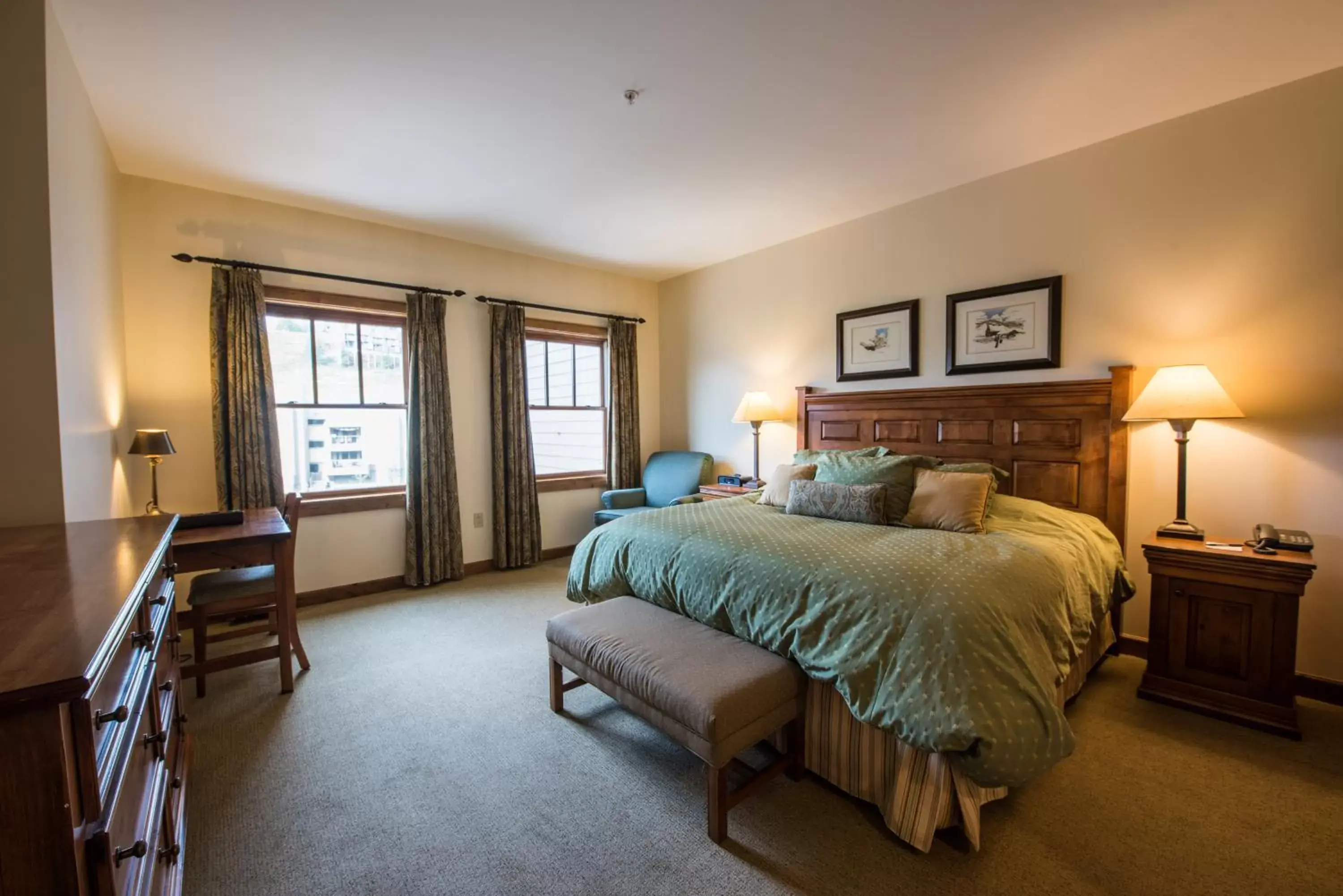 Bed in The Lodge at Mountaineer Square