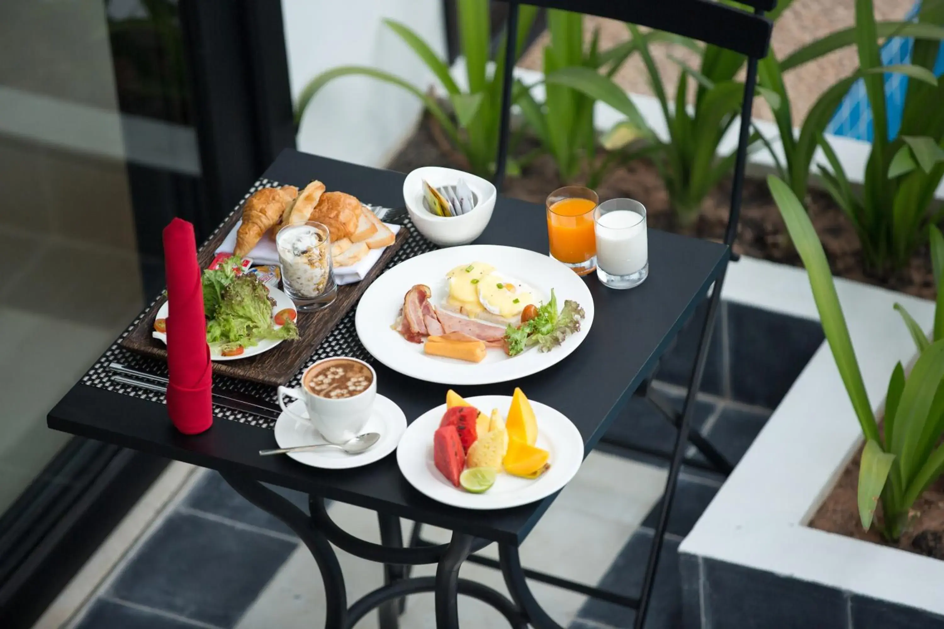 American breakfast in Aroma Angkor Boutique Hotel