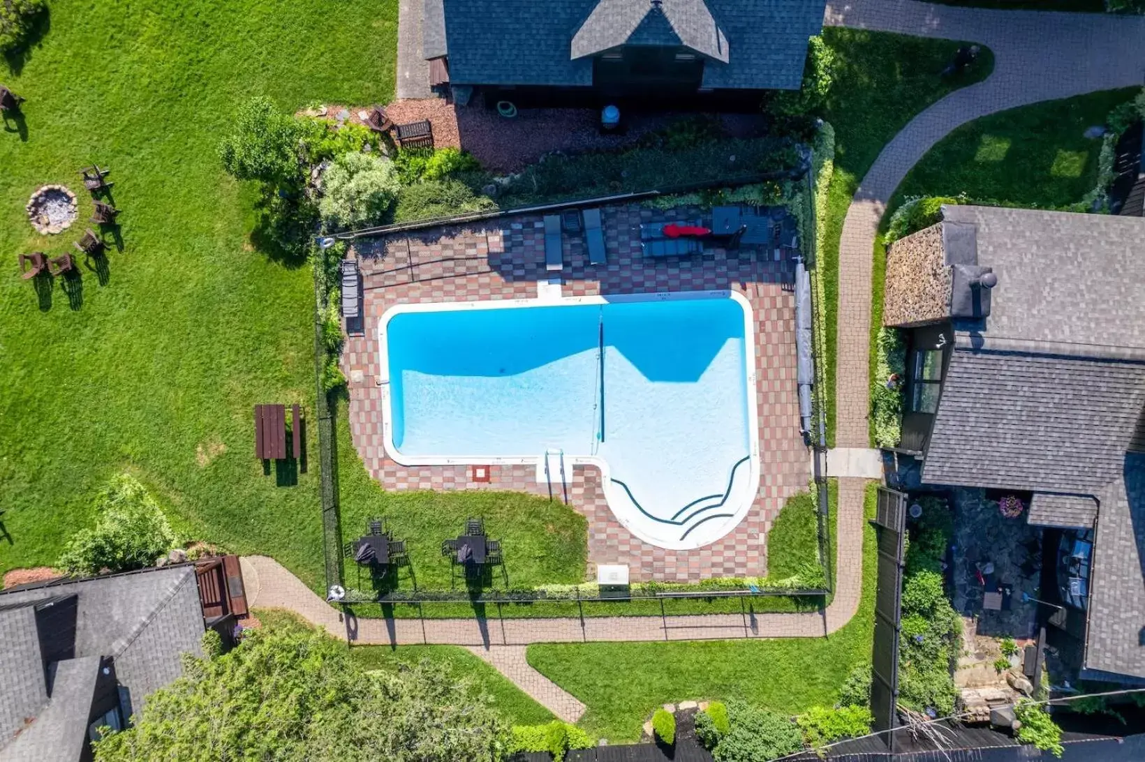 Bird's eye view, Bird's-eye View in Placid Bay Hotel