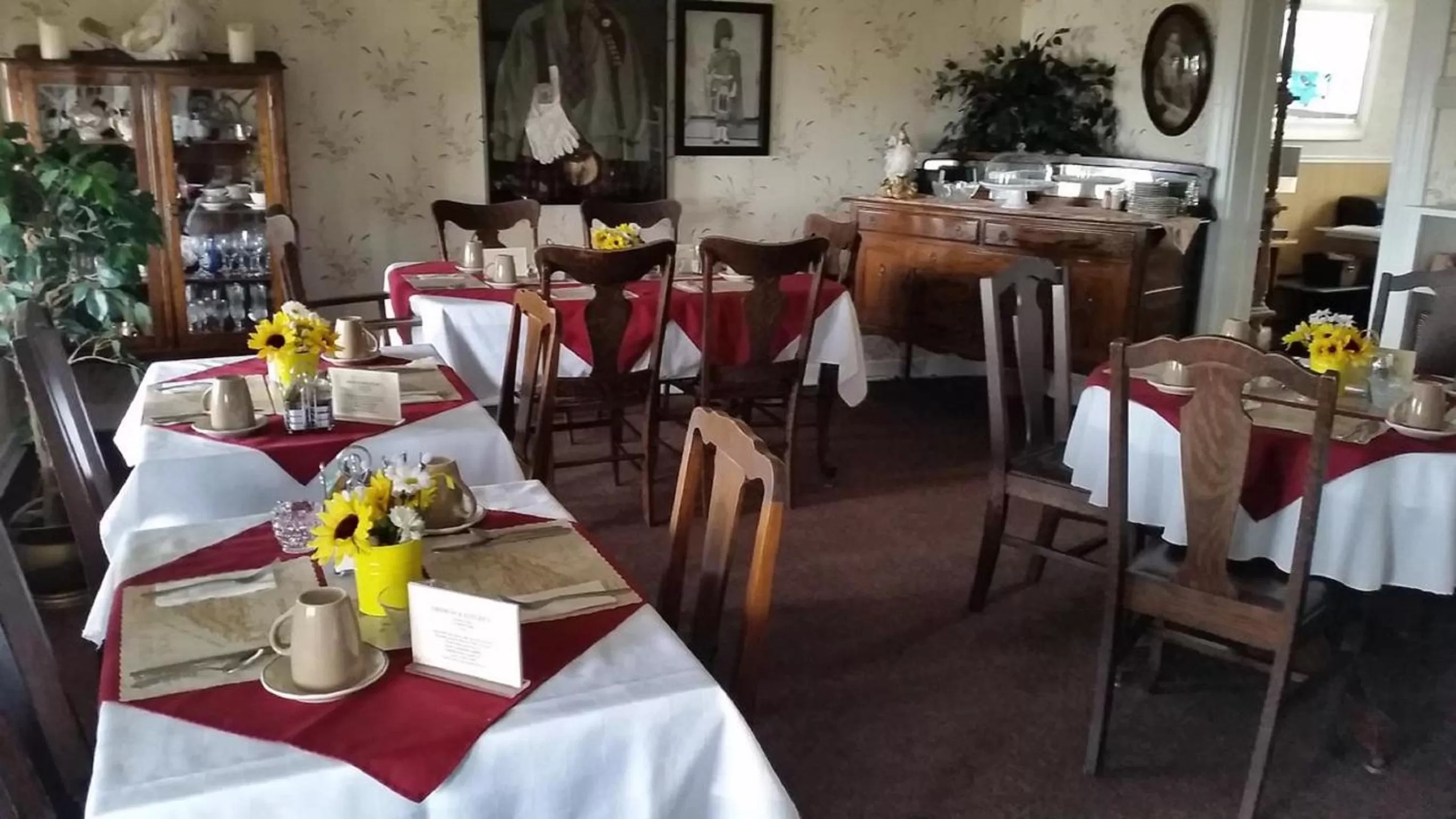 Restaurant/places to eat in Bayside Inn