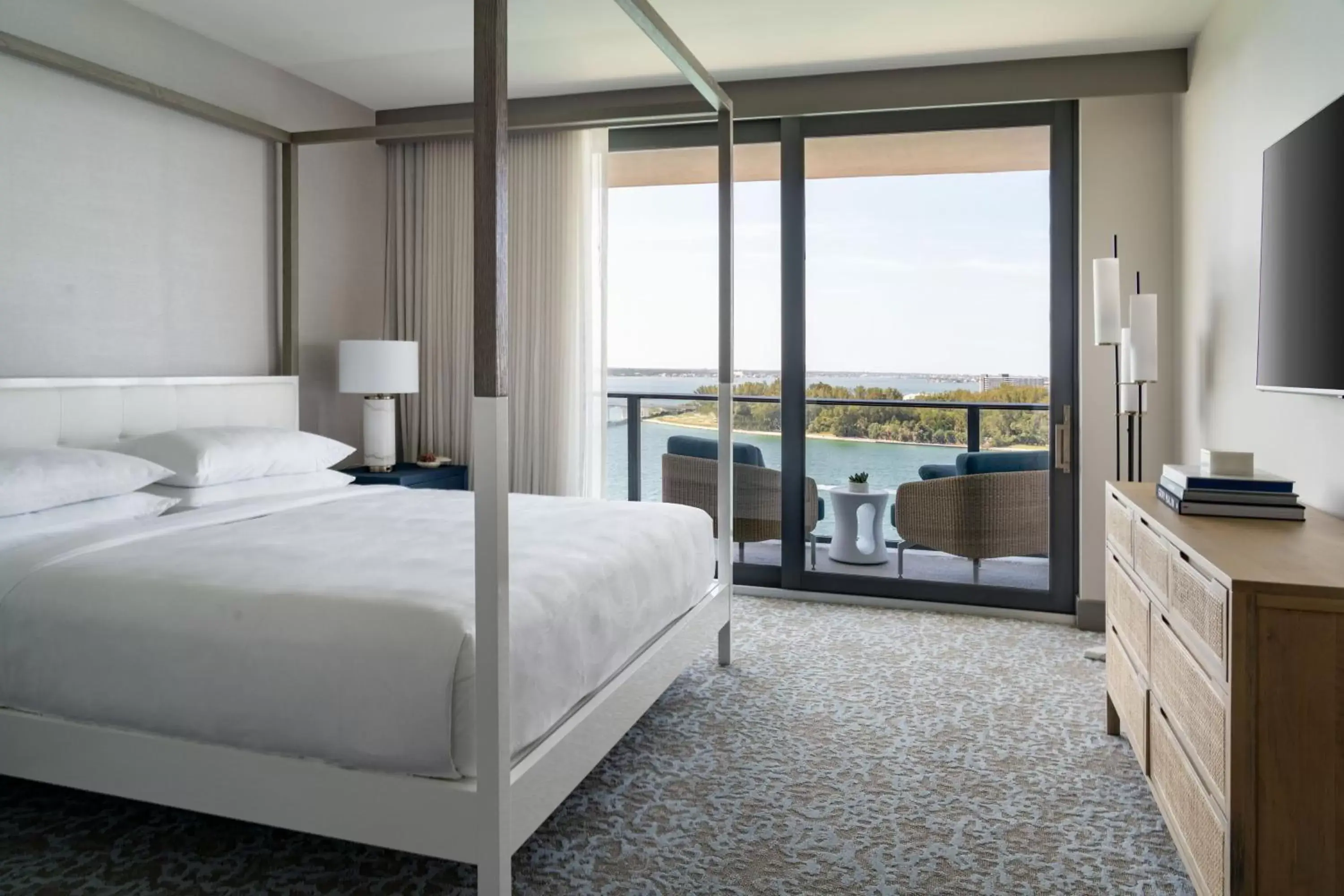 Bedroom, Bed in JW Marriott Clearwater Beach Resort & Spa