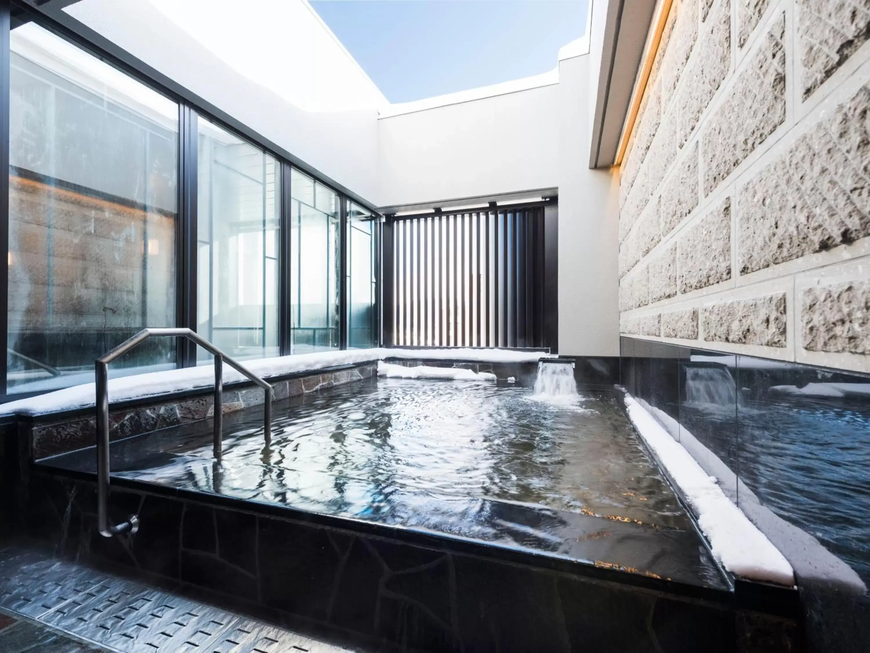 Hot Spring Bath, Swimming Pool in Hotel Sonia Otaru