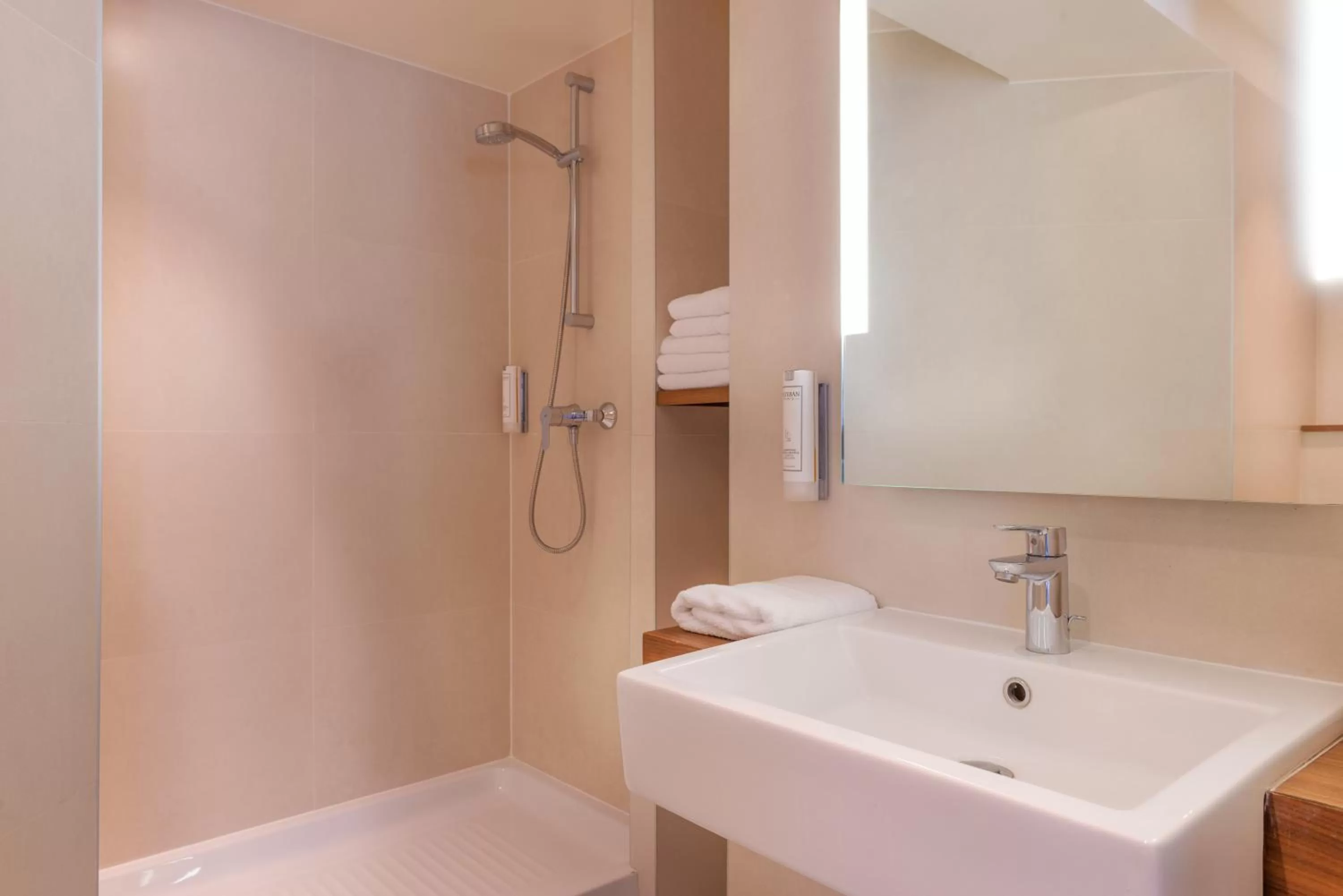 Maison Axel Opéra Paris