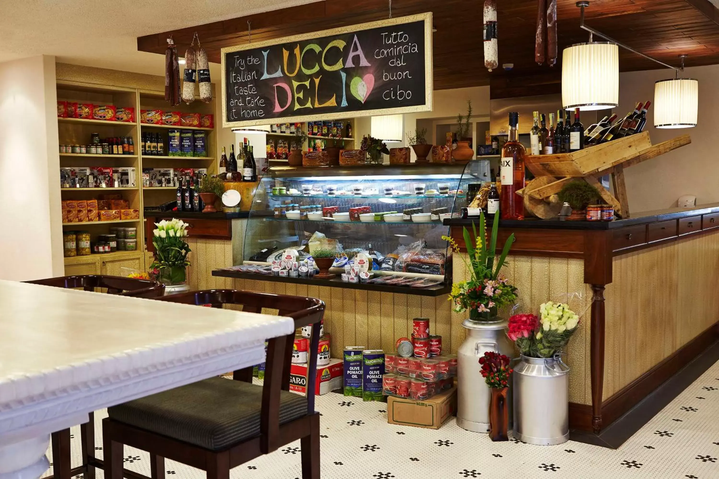 Restaurant/places to eat in Villa Rosa Kempinski