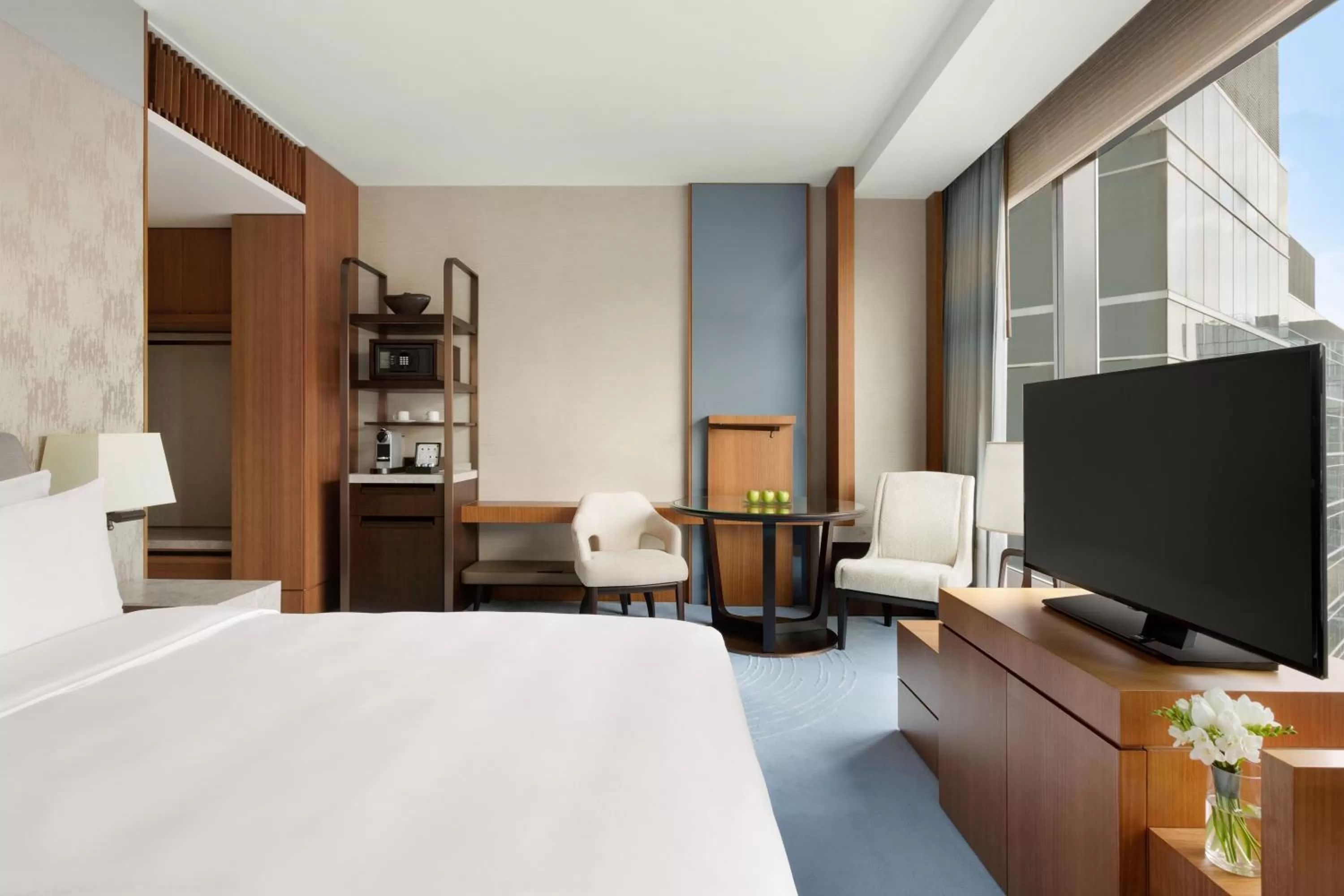 Bedroom, Bed in Kerry Hotel Hong Kong by Shangri-la