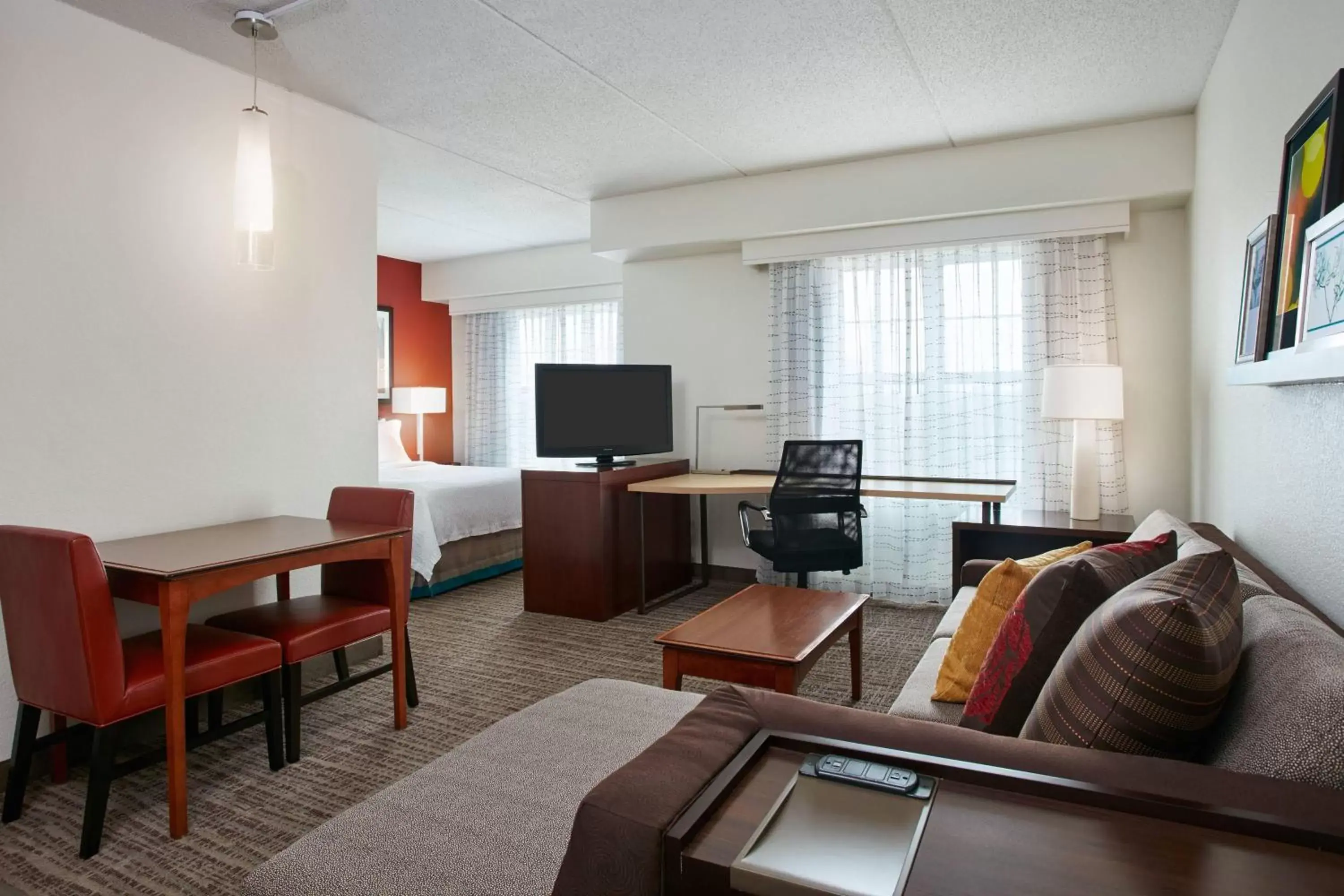 Photo of the whole room, Seating Area in Residence Inn by Marriott Chicago Schaumburg/Woodfield Mall