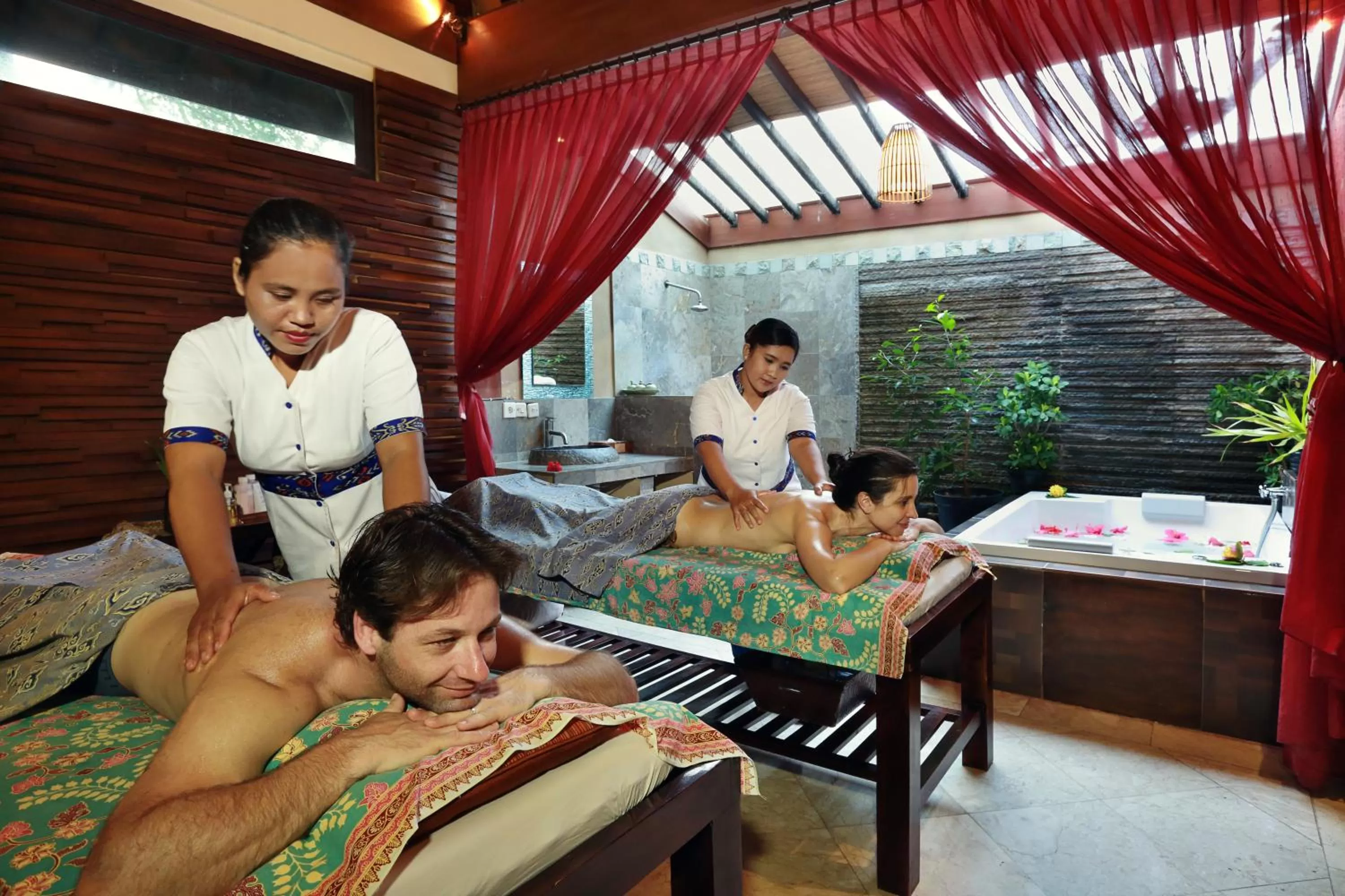 Massage in Vila Ombak