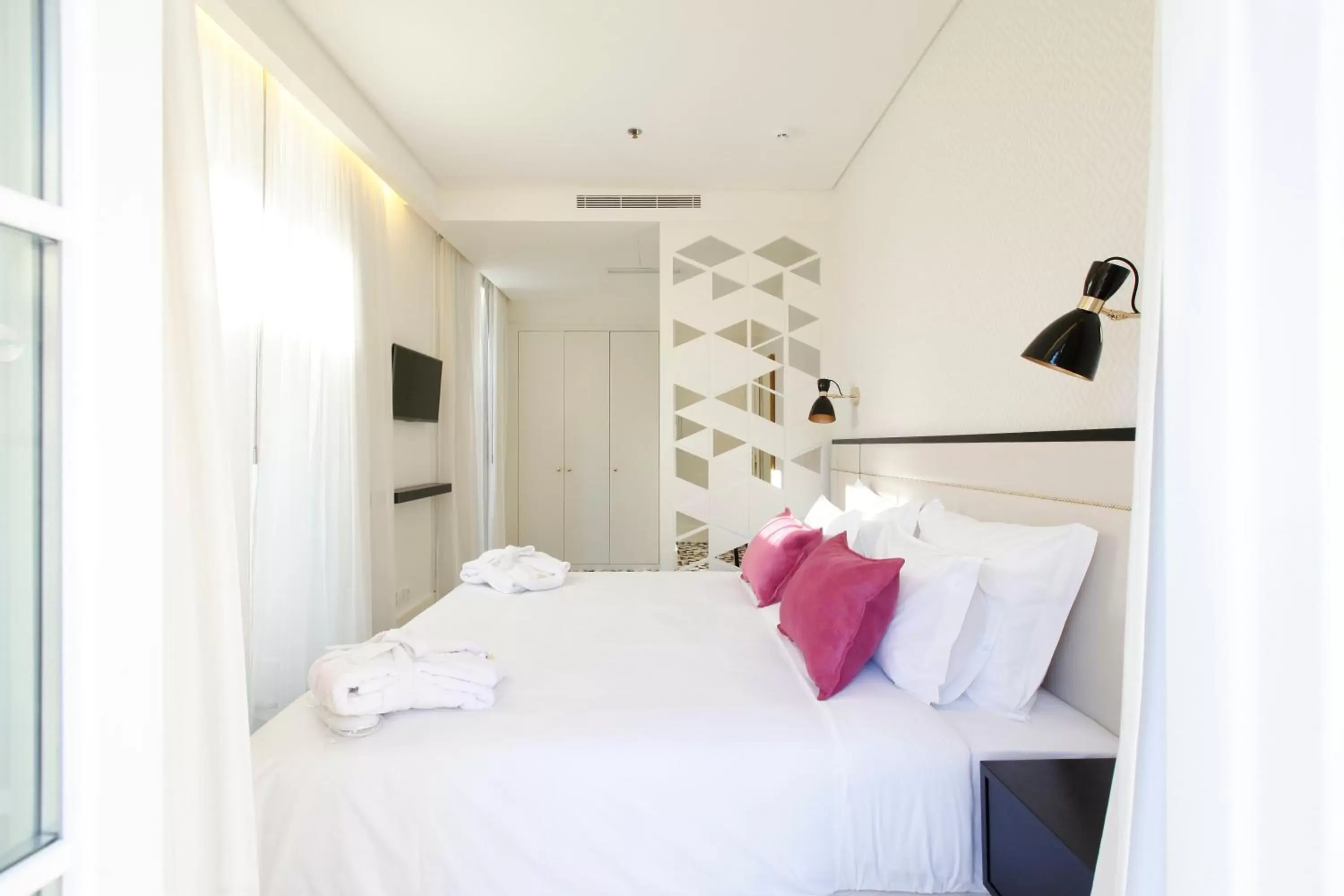 Bedroom, Bed in Hotel Lis Baixa