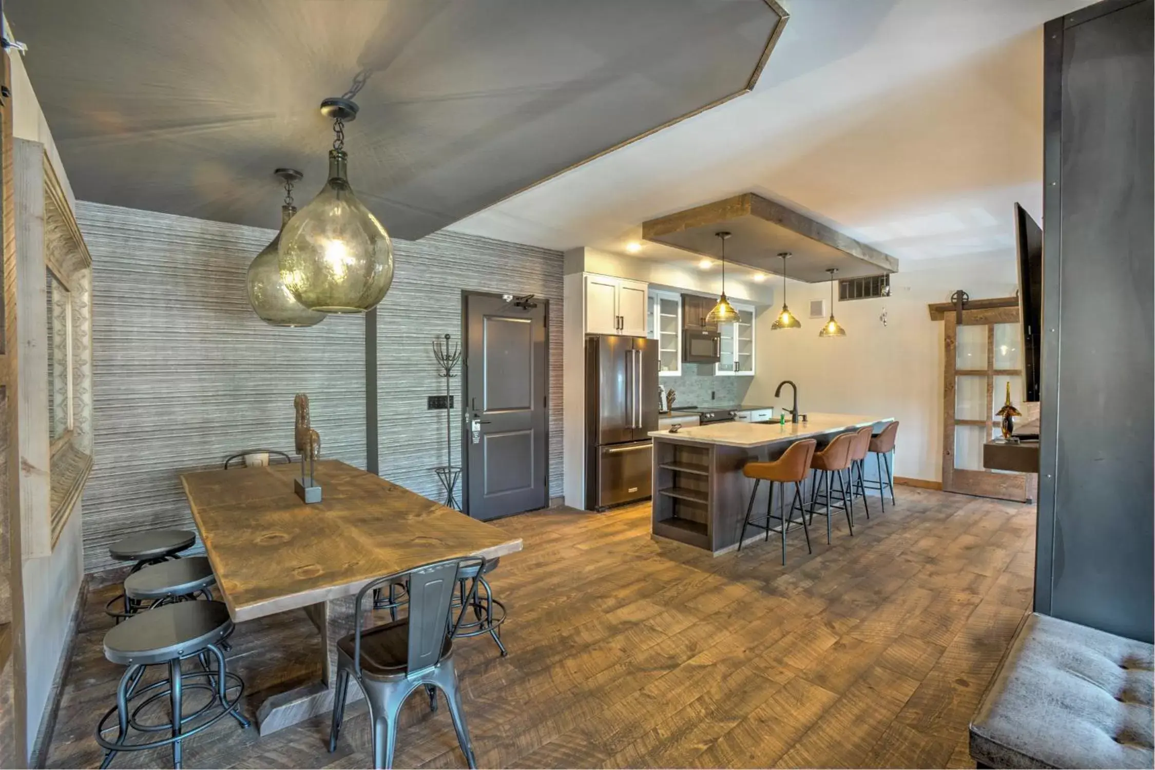 Dining Area in Hotel Crosby