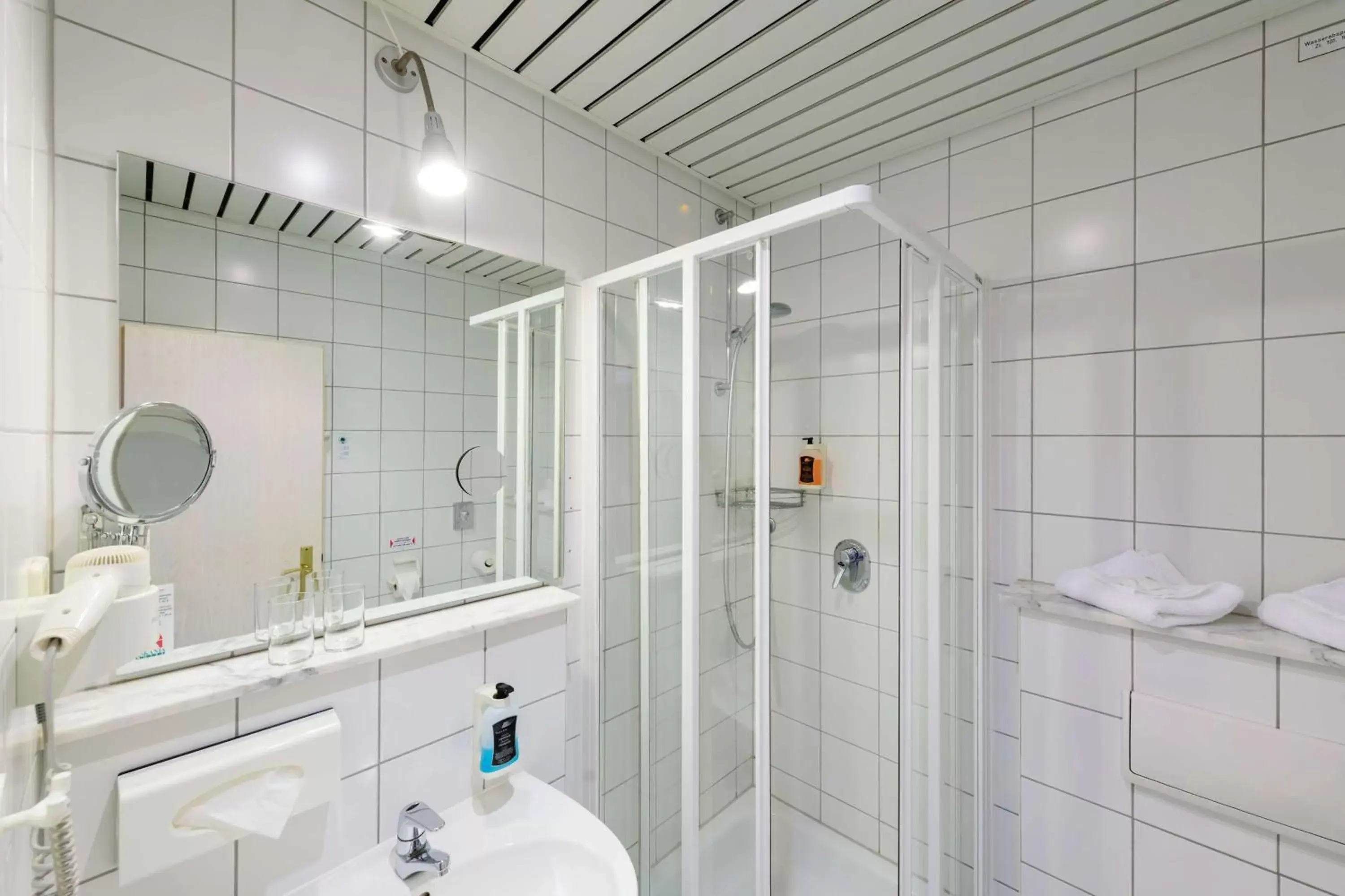 Bathroom in Askania Hotel & Brauhaus