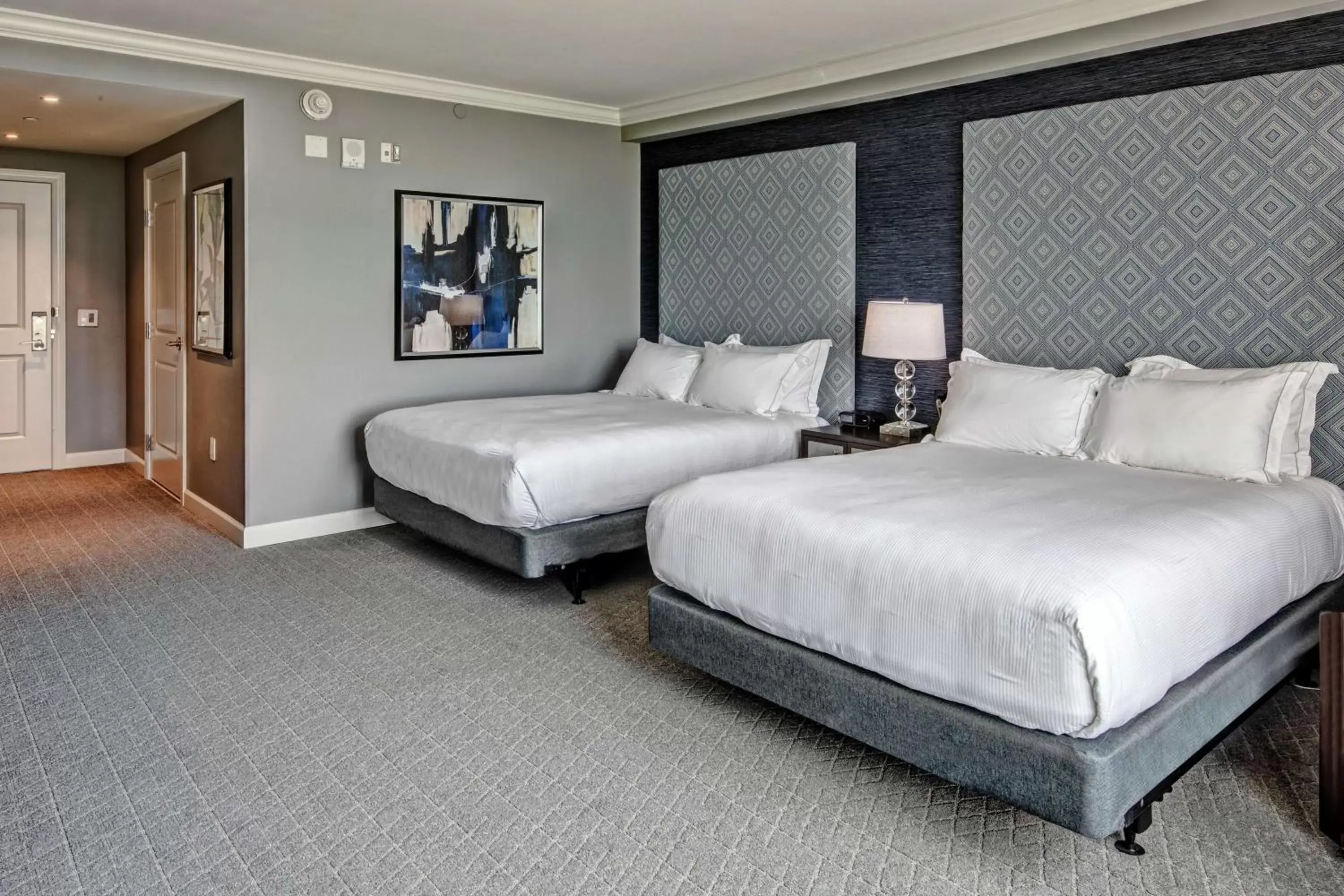 Photo of the whole room, Bed in Hilton Nashville Green Hills