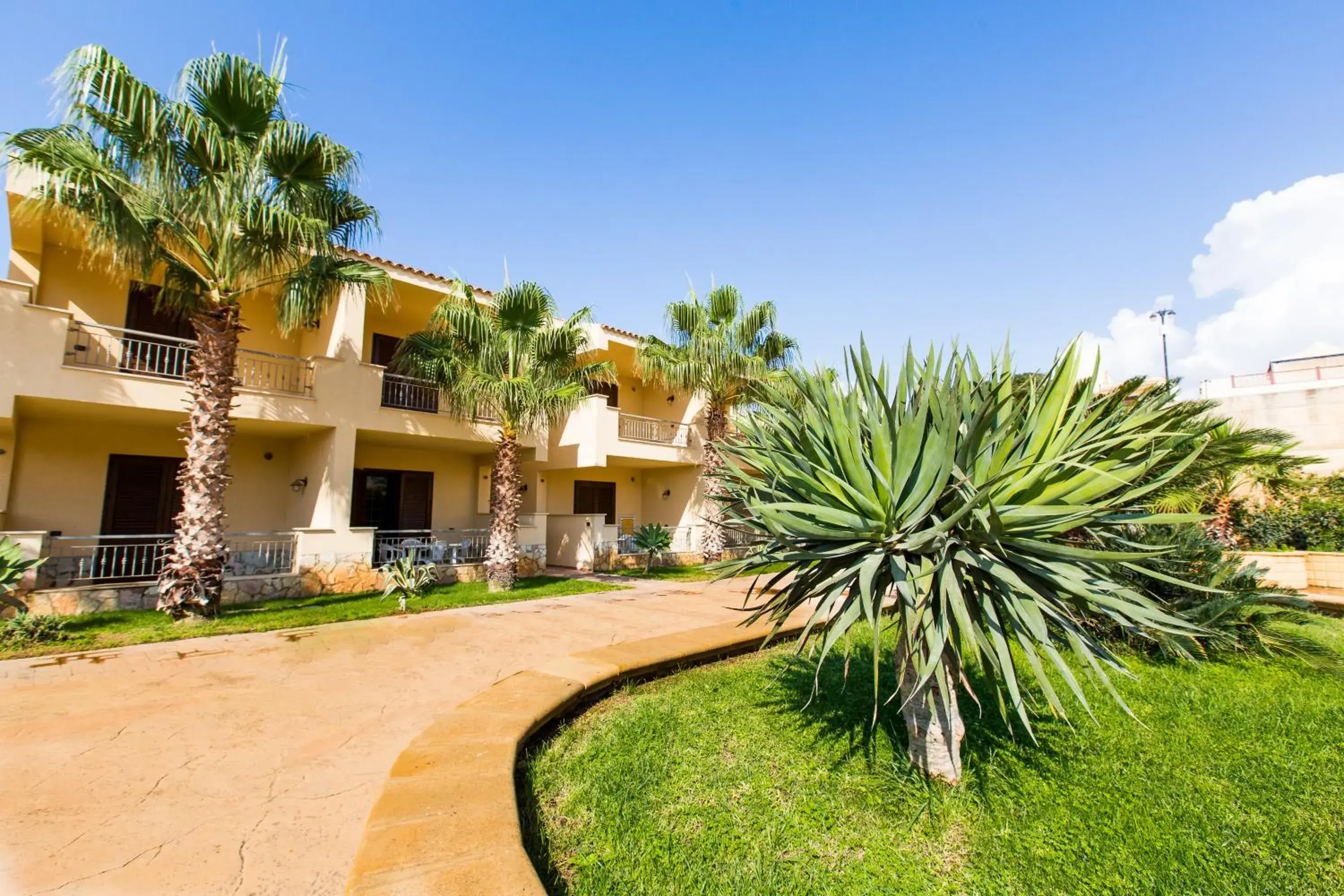 Facade/entrance in Triscinamare Hotel Residence Facade/entrance in Triscinamare Hotel Residence