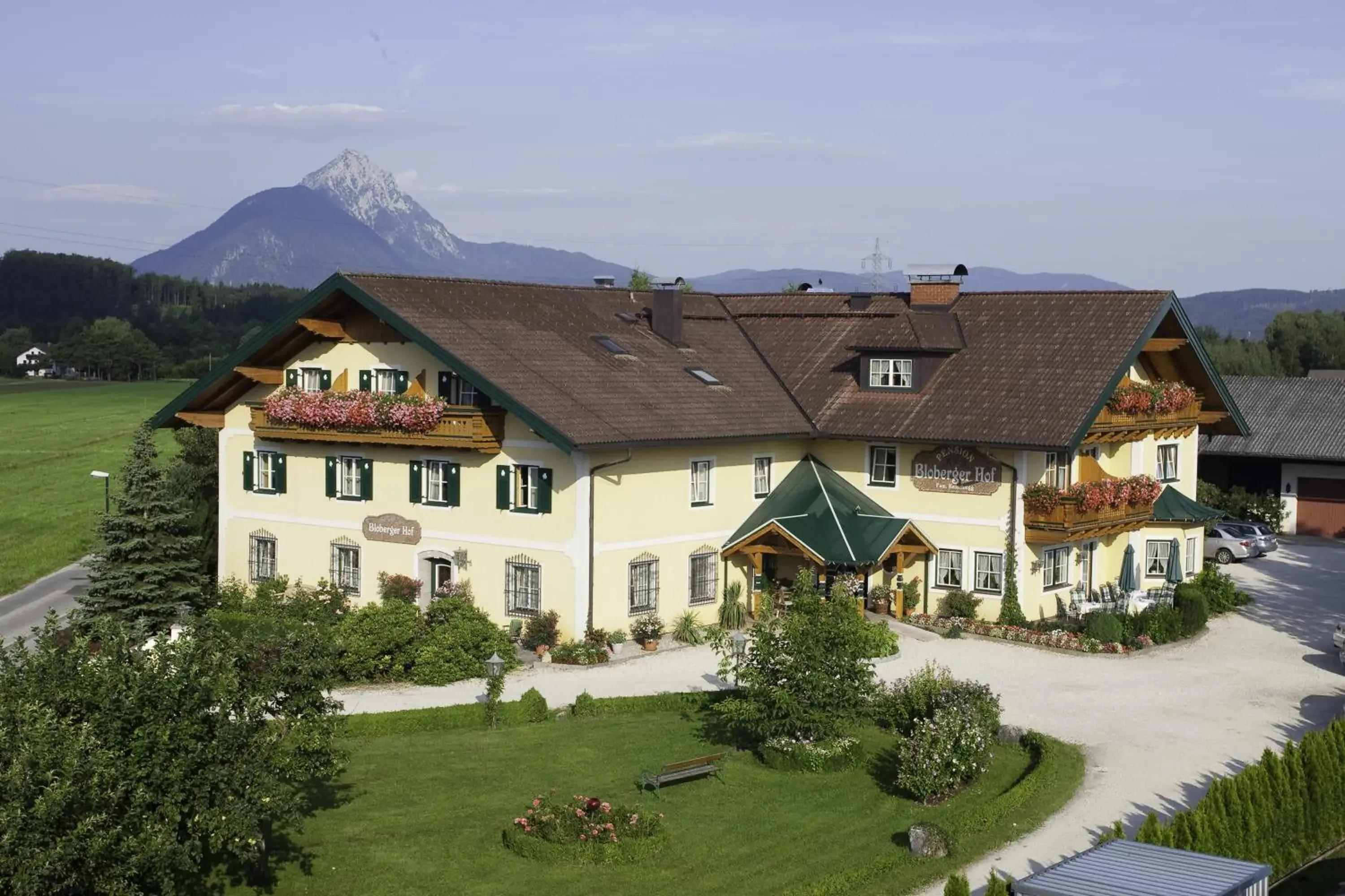 Facade/entrance, Property Building in Bloberger Hof