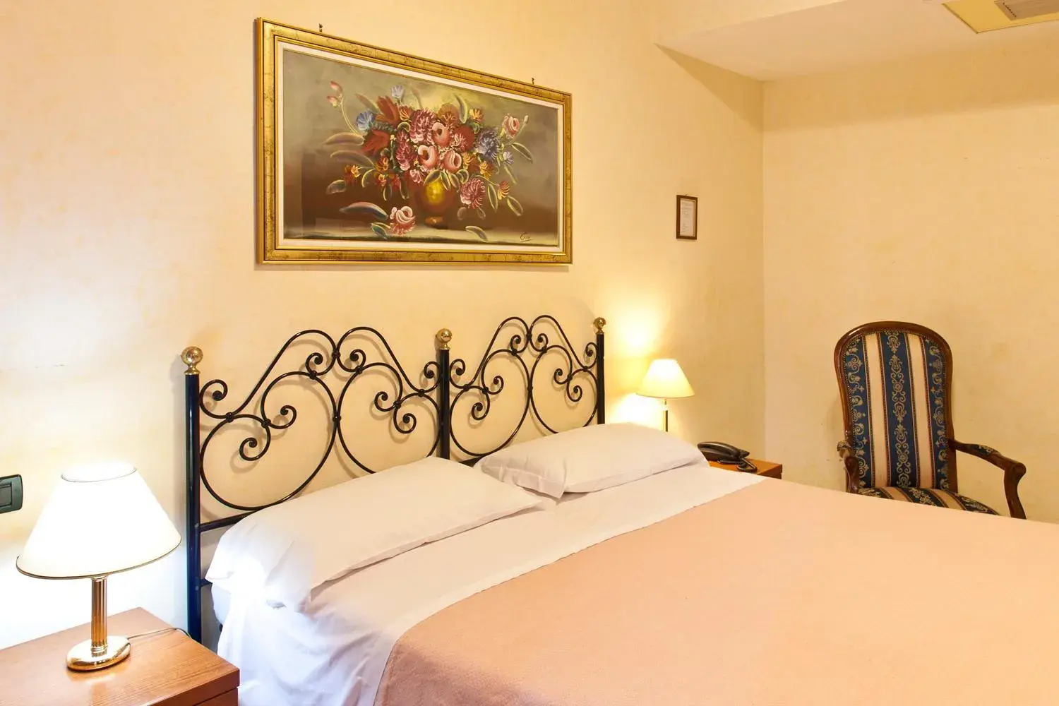 Bed in Stromboli Hotel