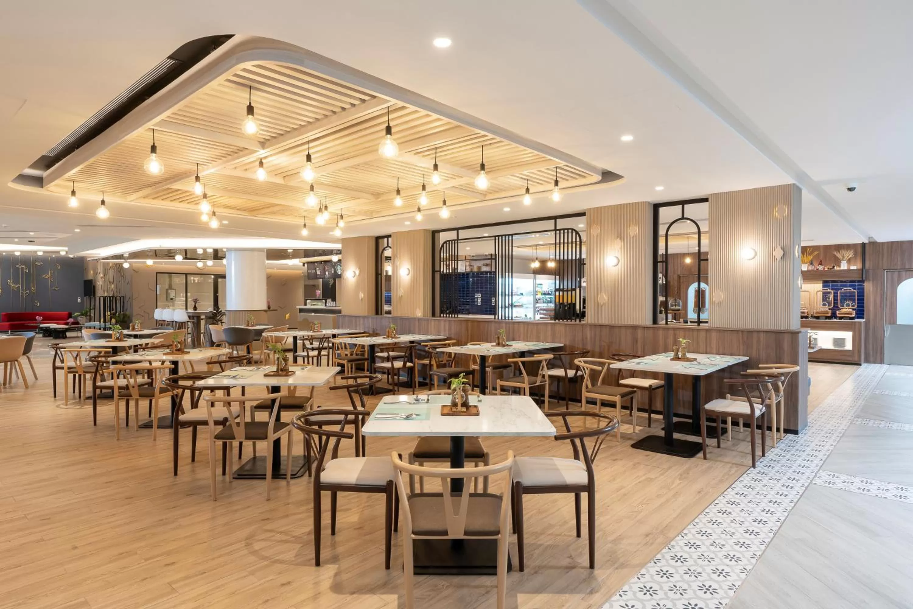 Restaurant/places to eat in Centara Life Hotel Bangkok Phra Nakhon