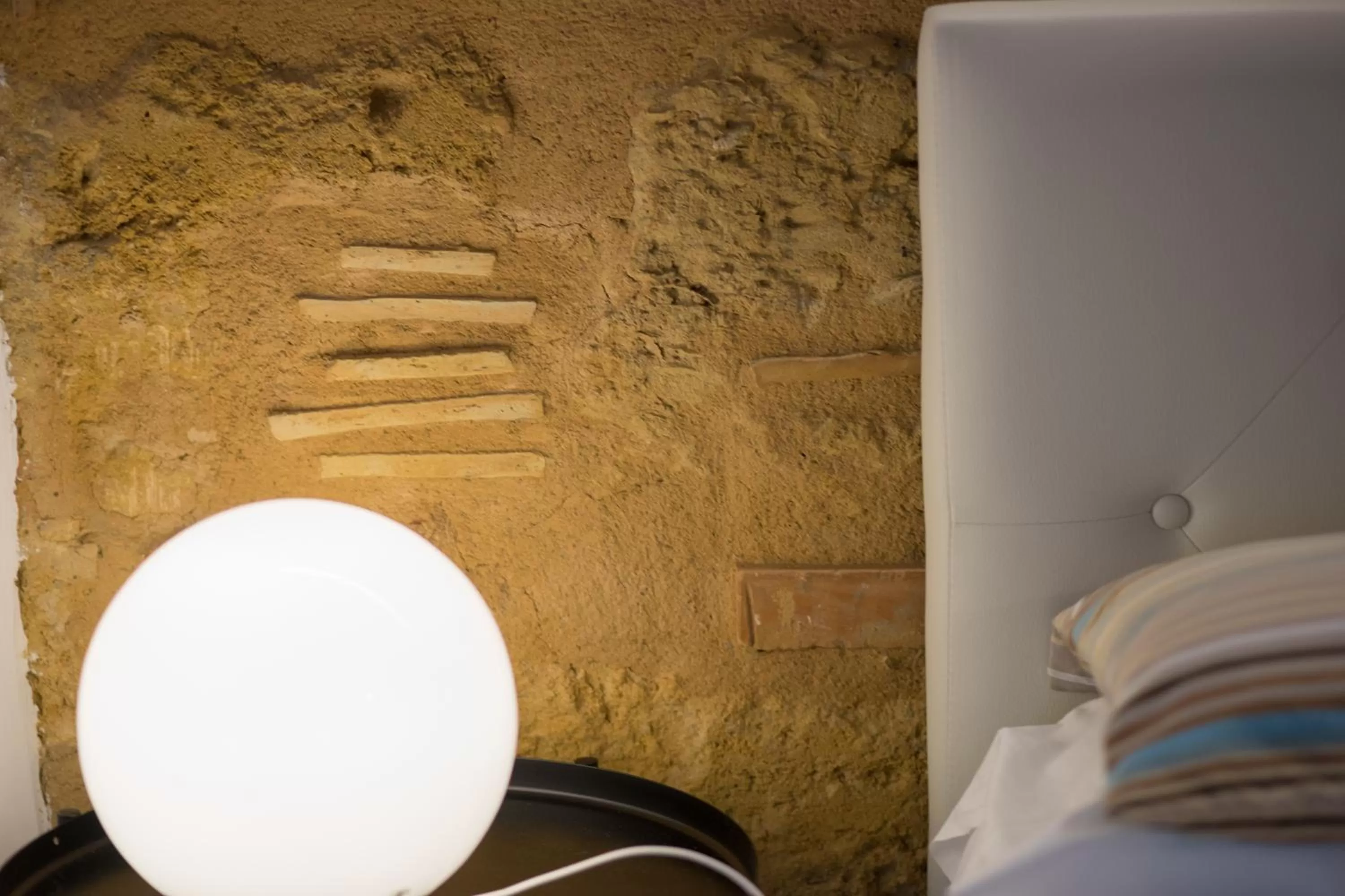 Decorative detail, Bed in B&B Kolymbetra