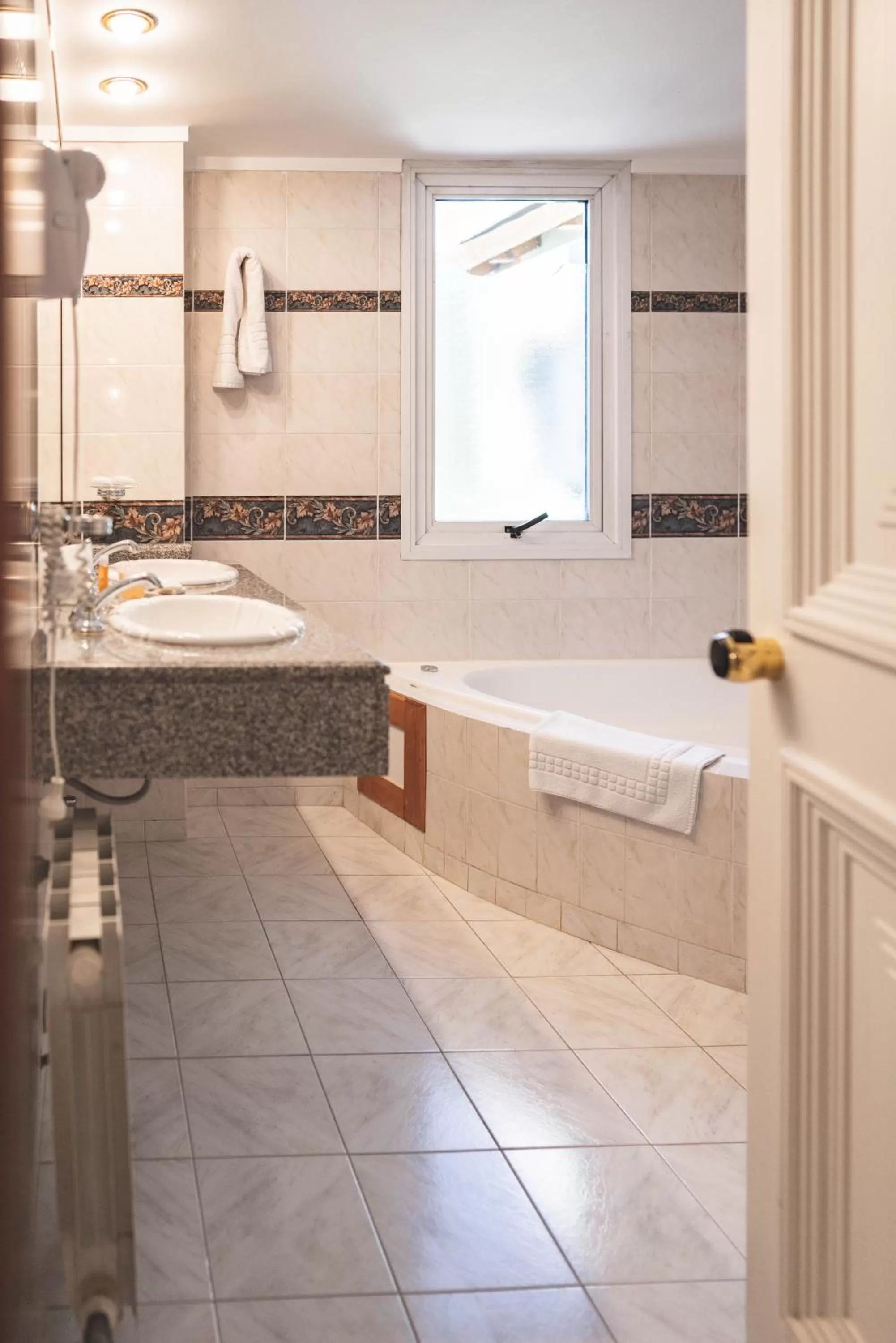 Bathroom in Patagonia Plaza Hotel