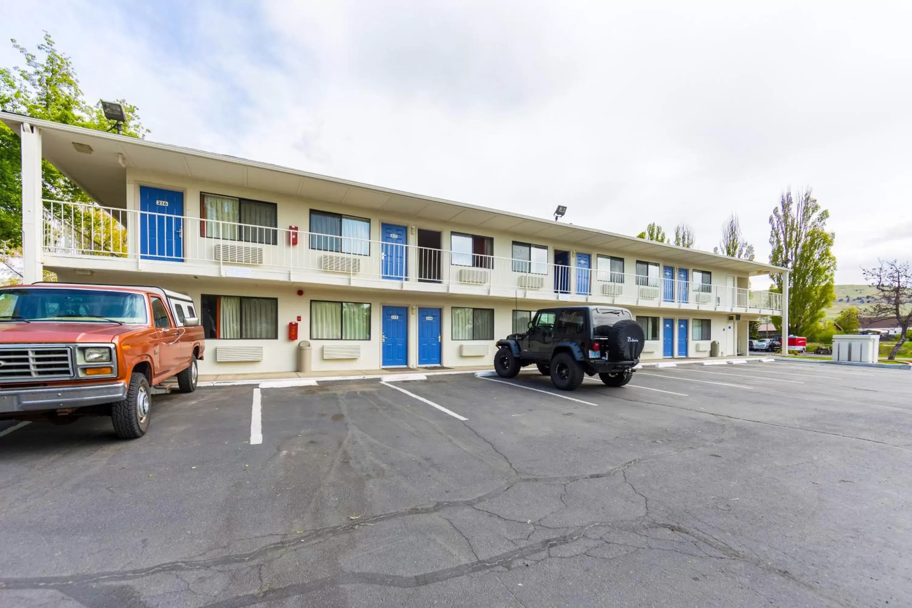 Facade/entrance in Motel 6-Klamath Falls, OR Facade/entrance in Motel 6-Klamath Falls, OR
