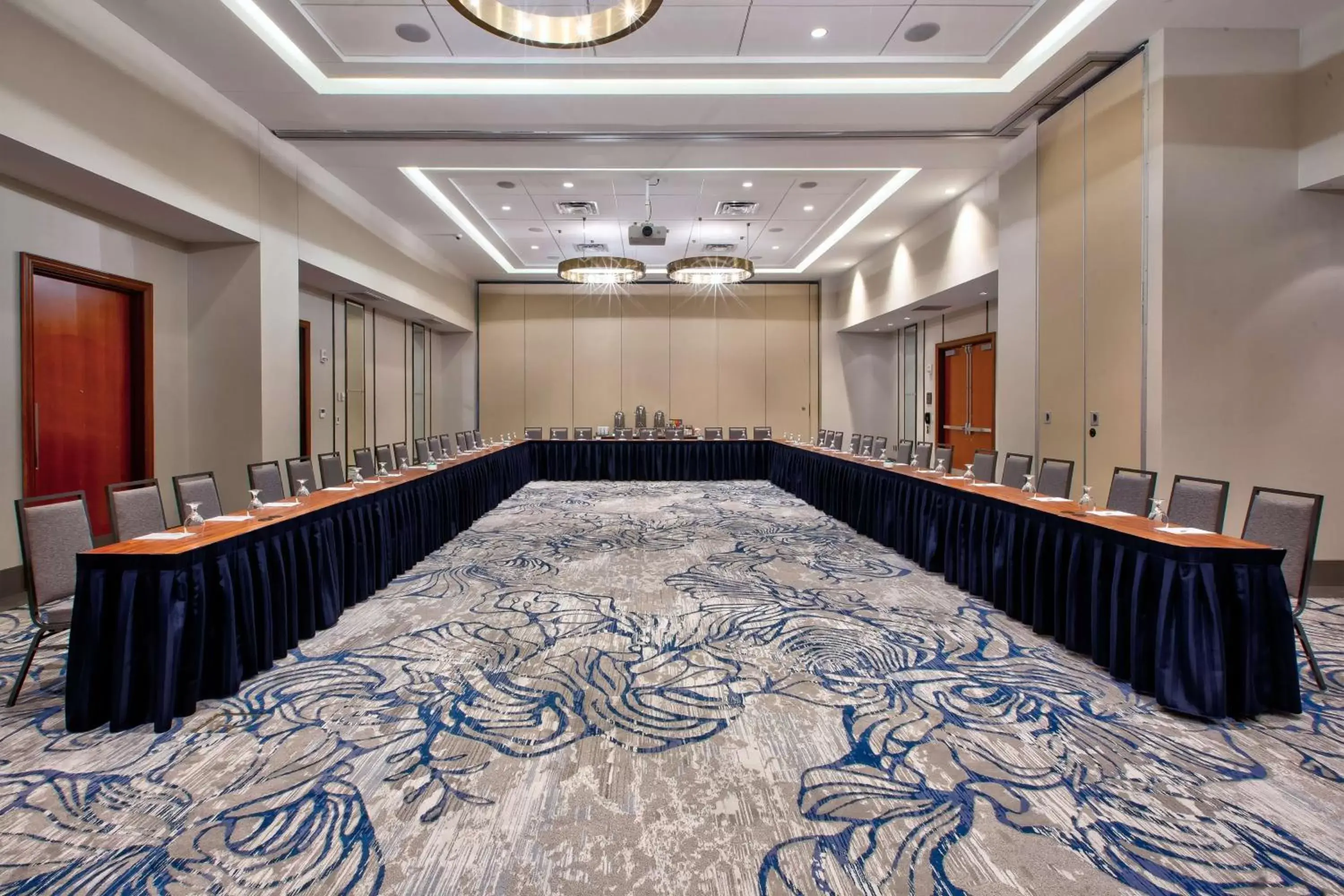 Meeting/conference room in Hilton Garden Inn Virginia Beach Oceanfront