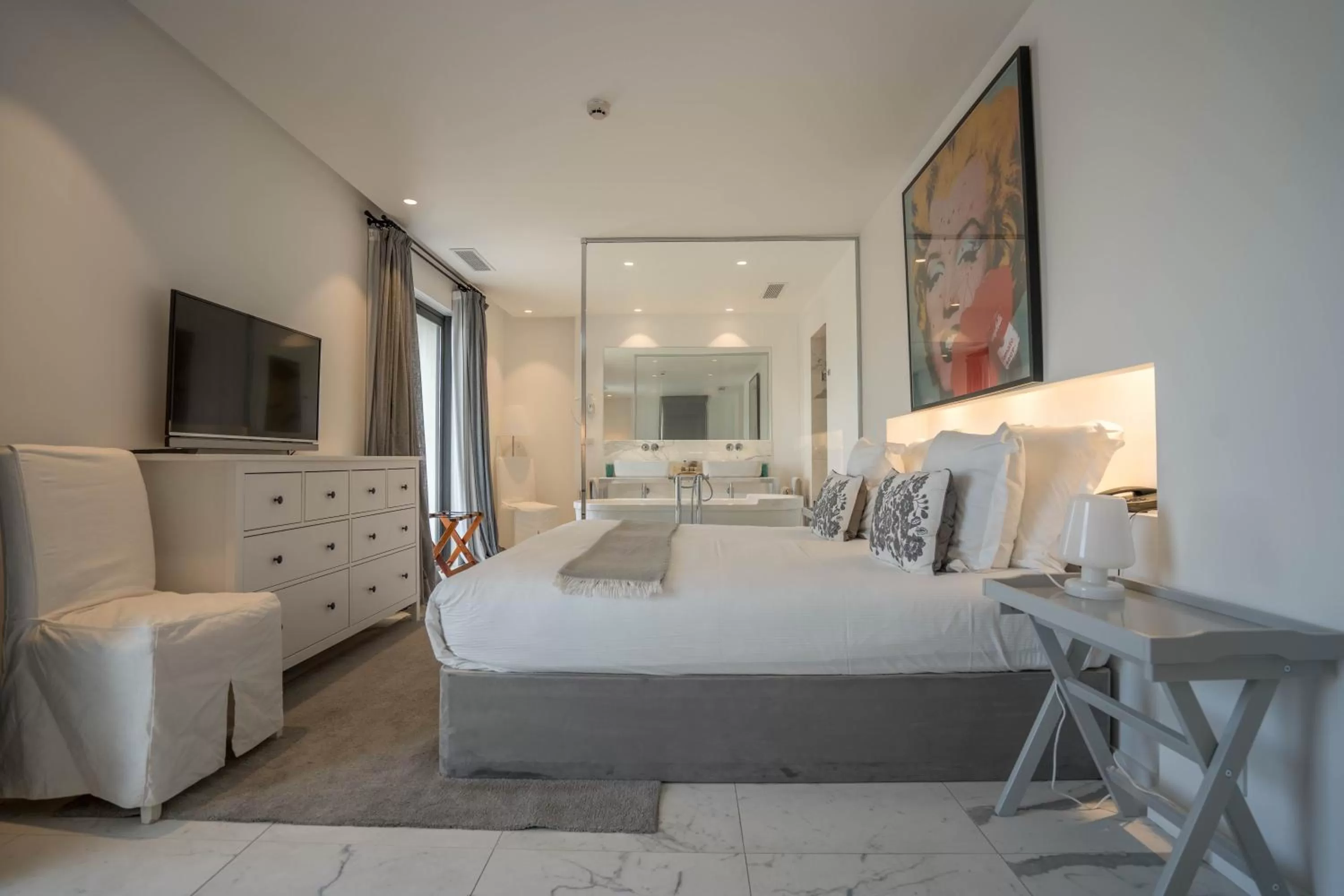 Bed in Hotel le Mandala