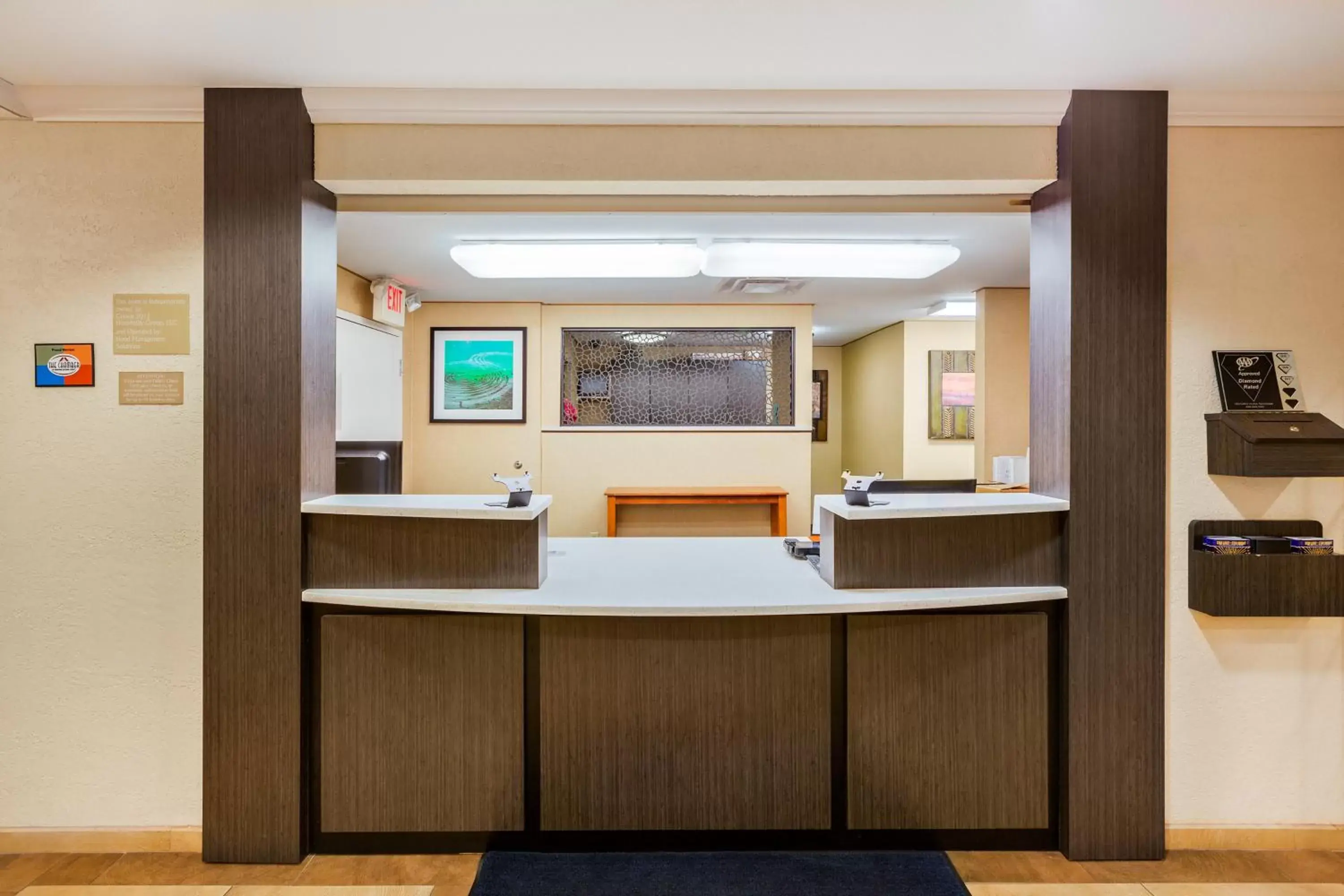 Property building, Lobby/Reception in Candlewood Suites Medford, an IHG Hotel