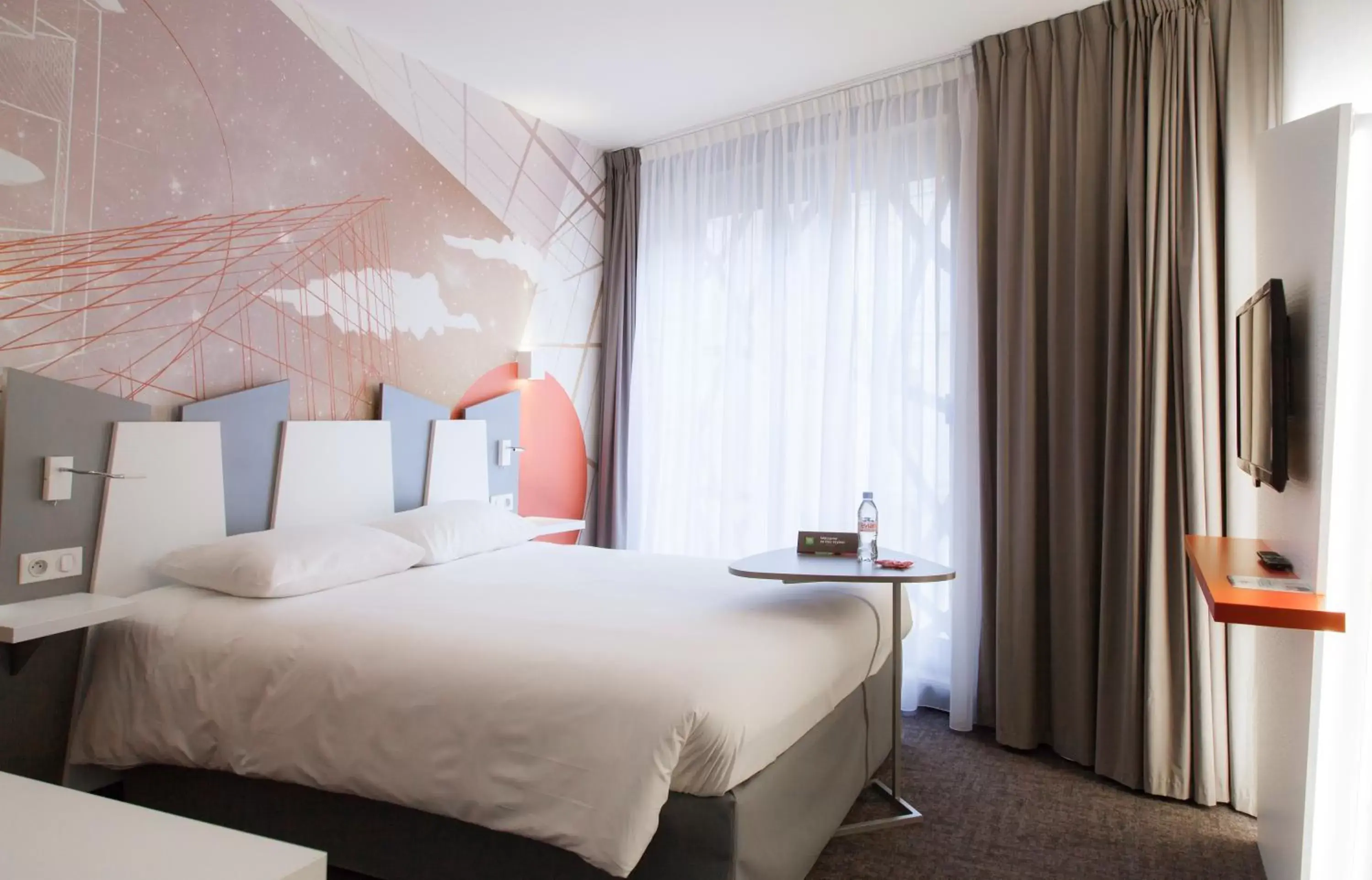 Day, Bed in ibis Styles Poitiers Centre
