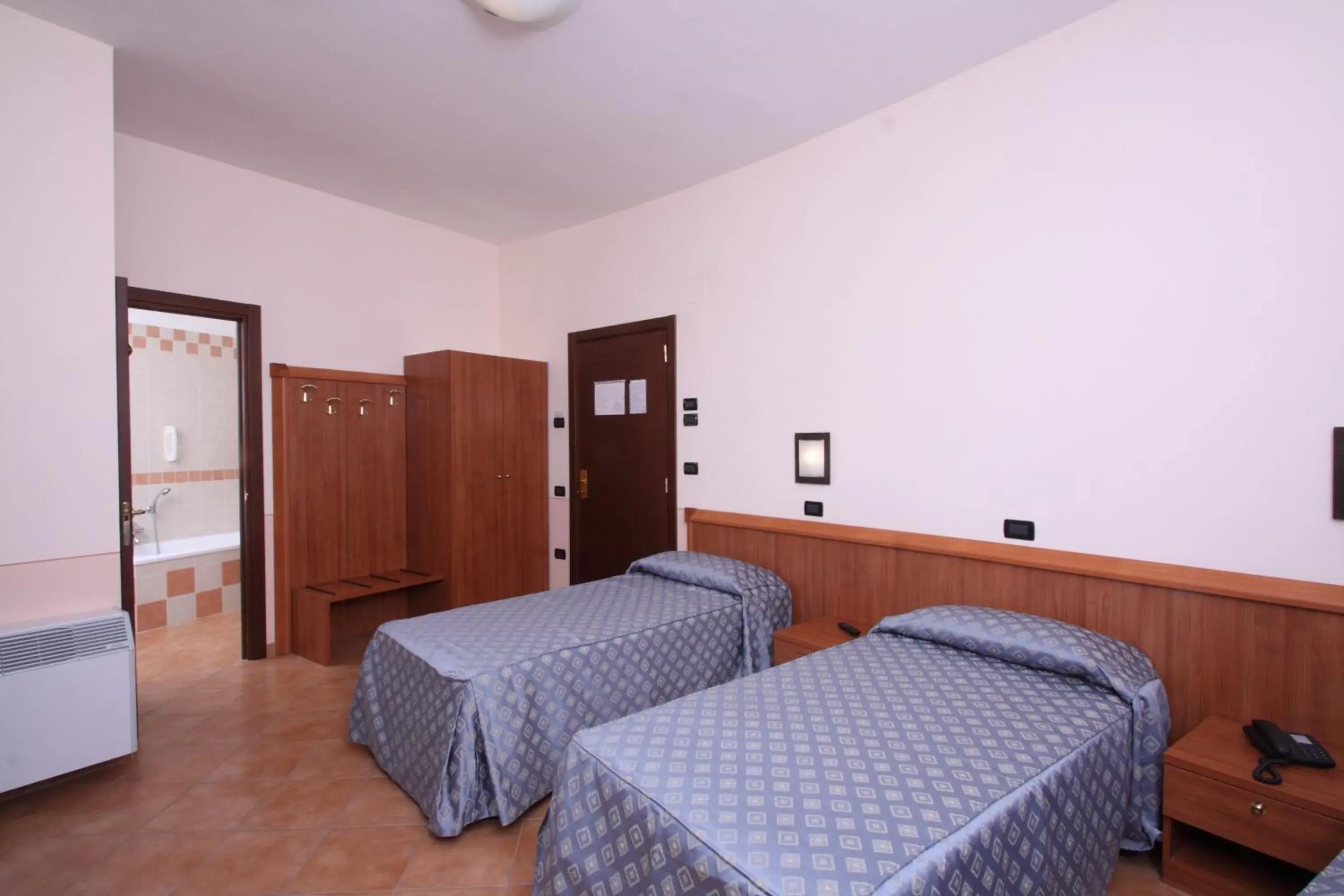 Double or Twin Room with Private Bathroom - single occupancy in Hotel Ristorante La Bilancia