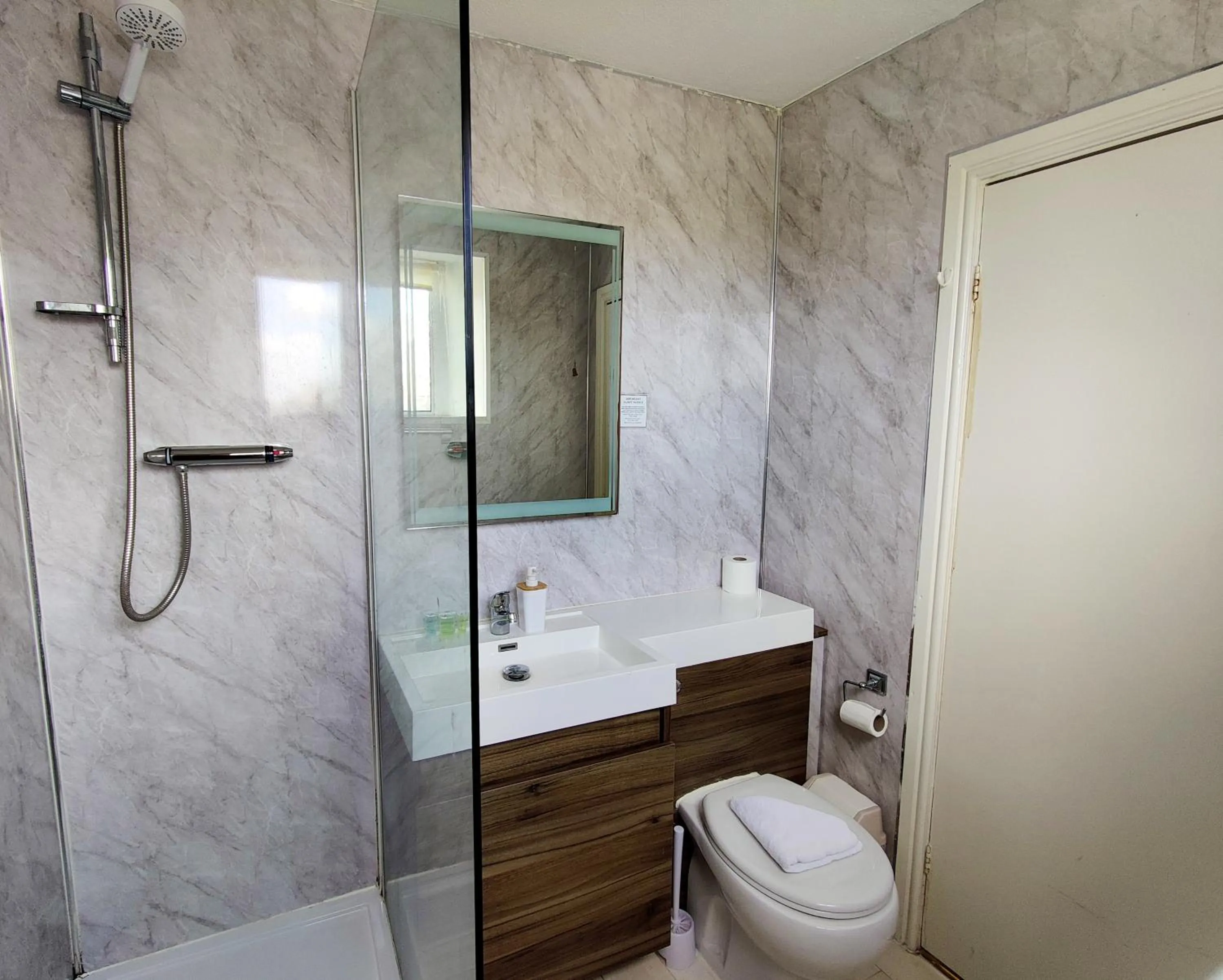 Bathroom in Wentworth House - Free Parking