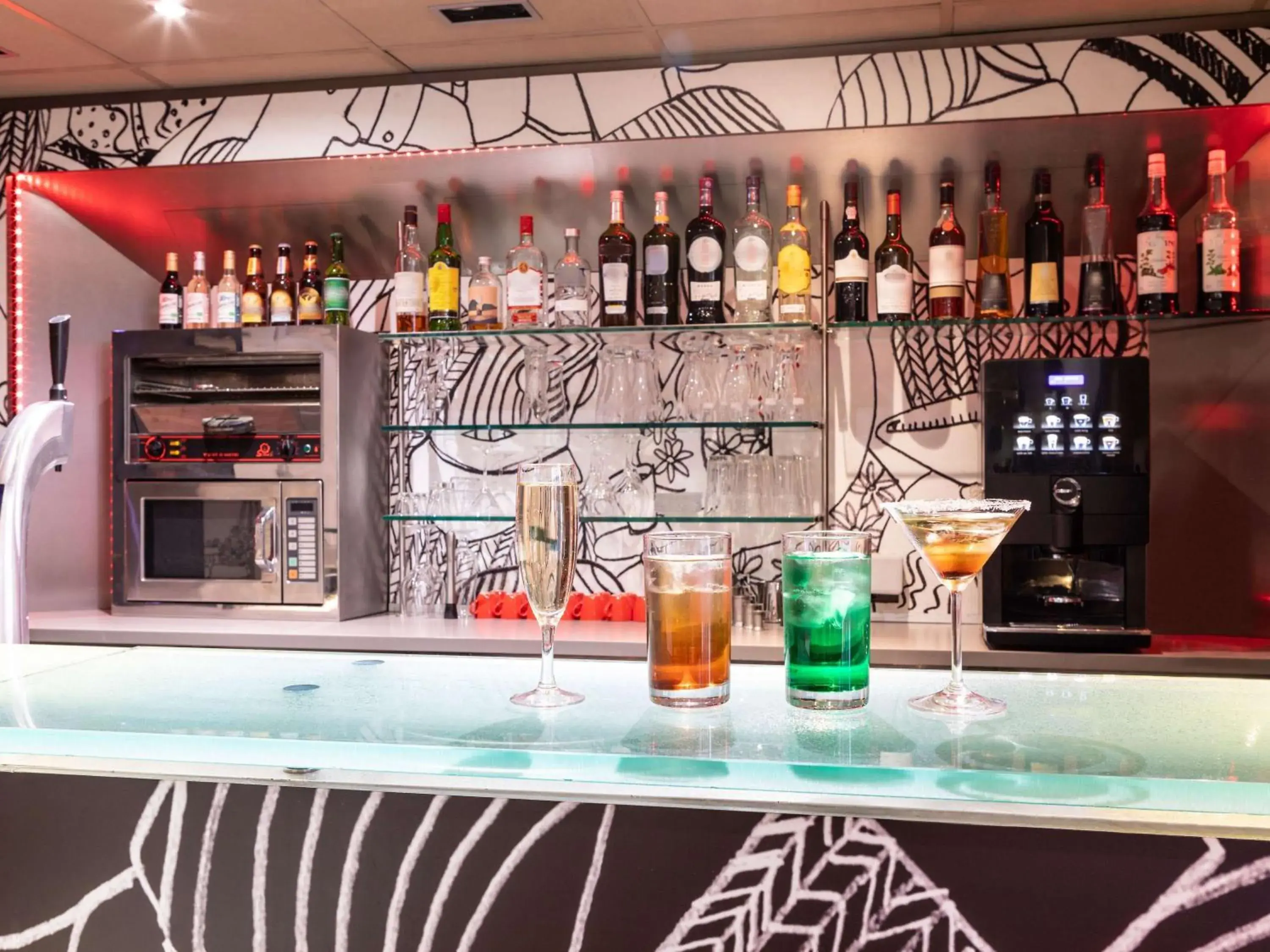 Lounge or bar in ibis Paris Gare du Nord La Fayette Lounge or bar in ibis Paris Gare du Nord La Fayette
