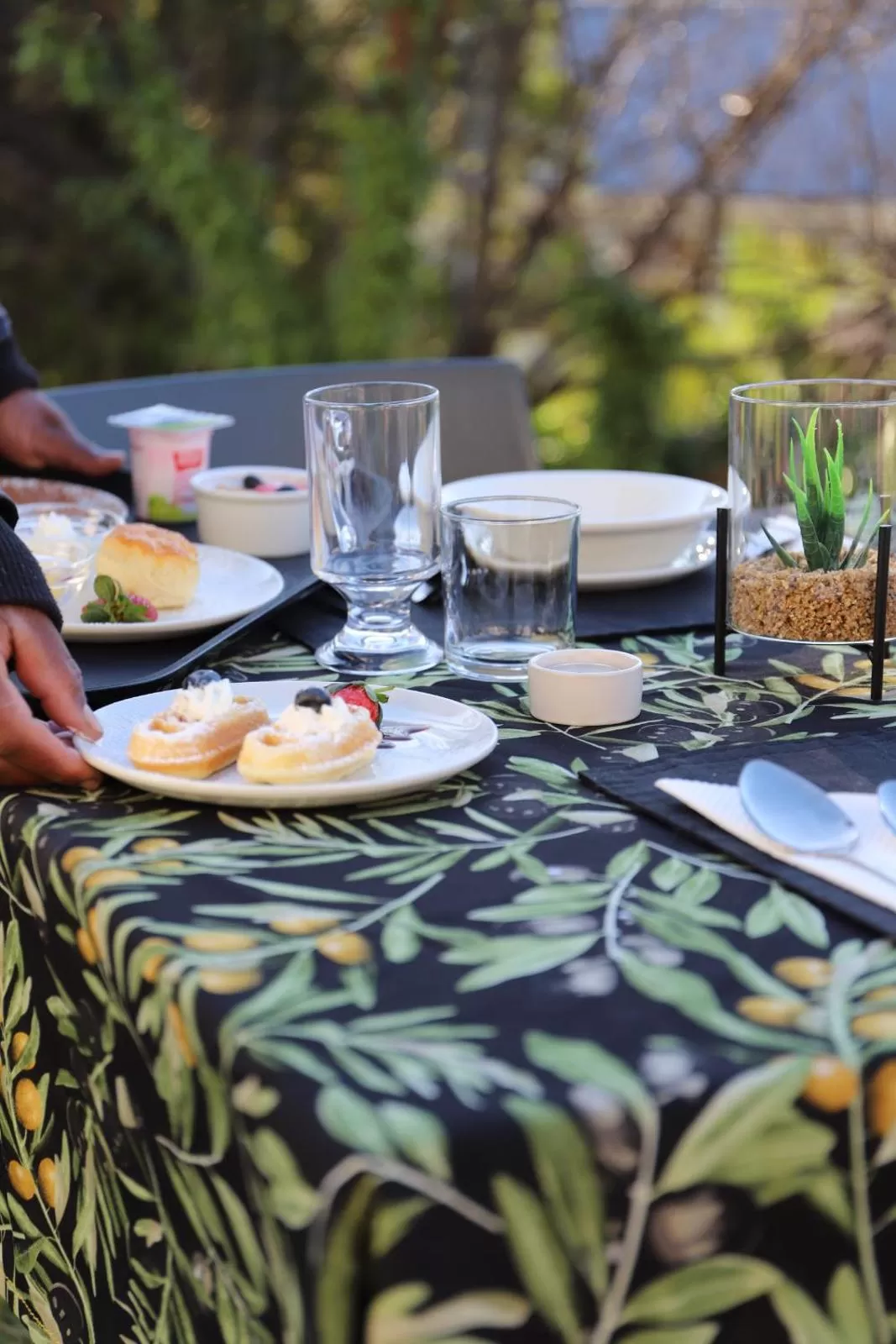 Food and drinks, Restaurant/Places to Eat in The Raz