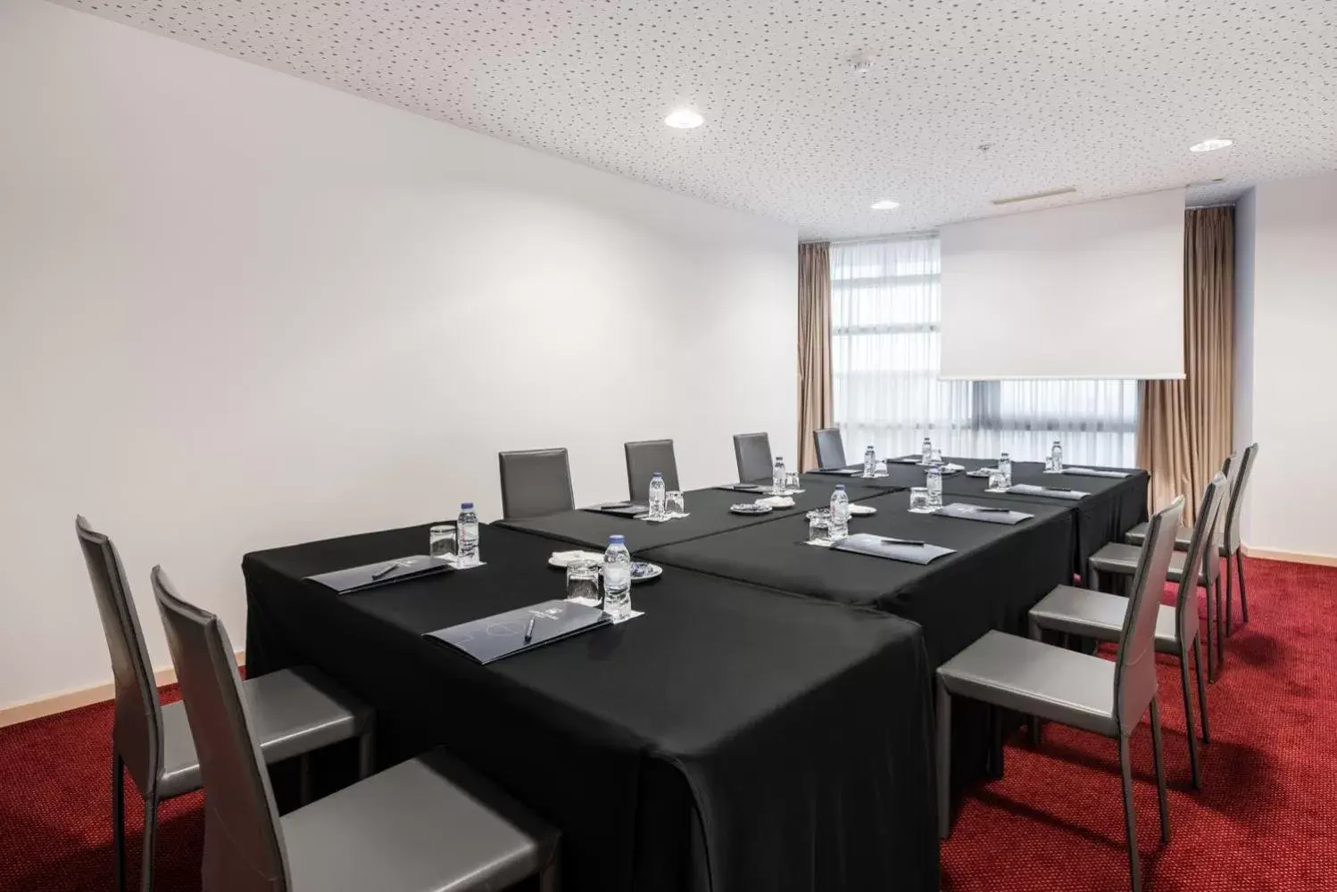 Meeting/conference room in Eurostars Oasis Plaza