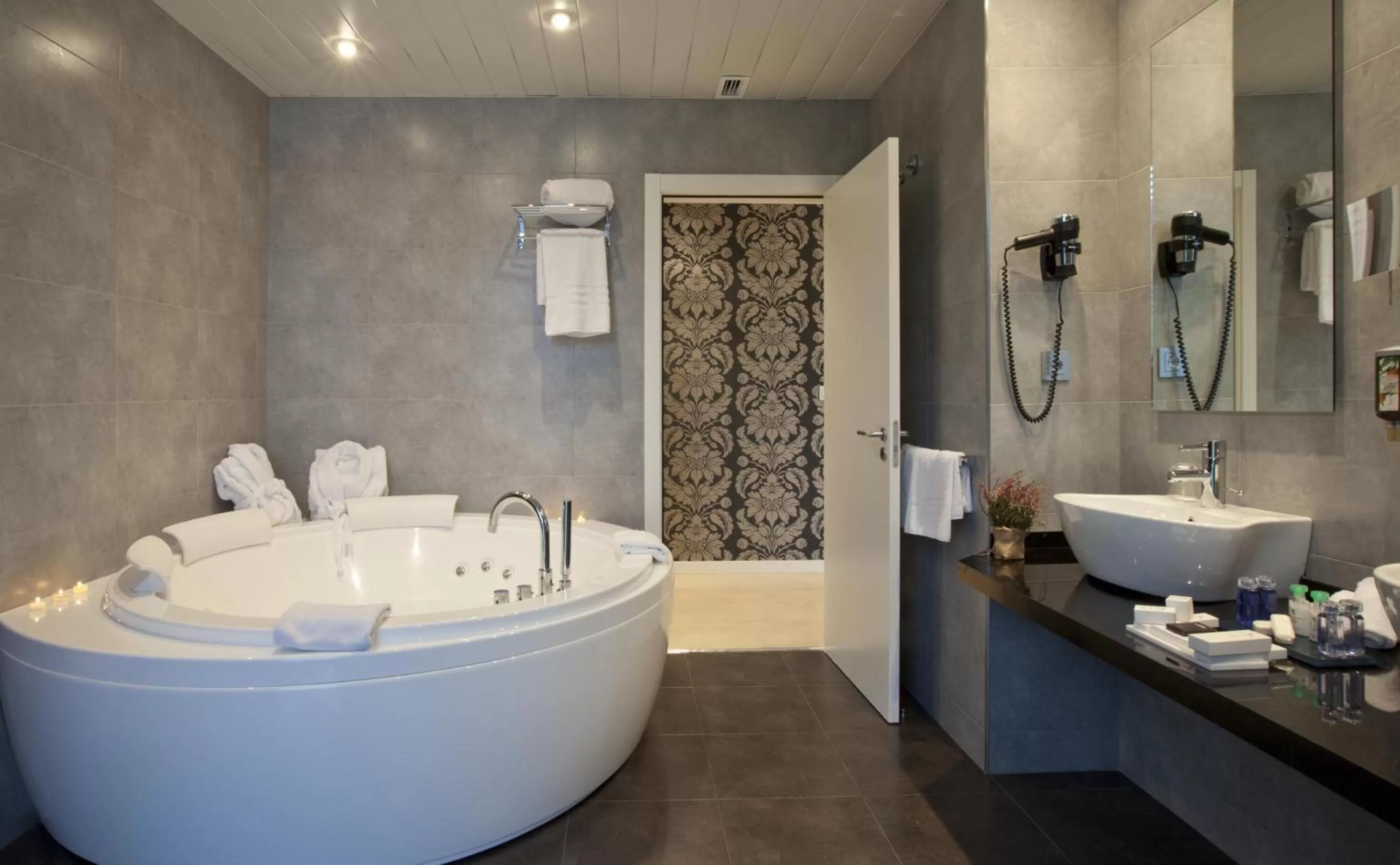 Shower in Spirit Hotel Gran Bilbao