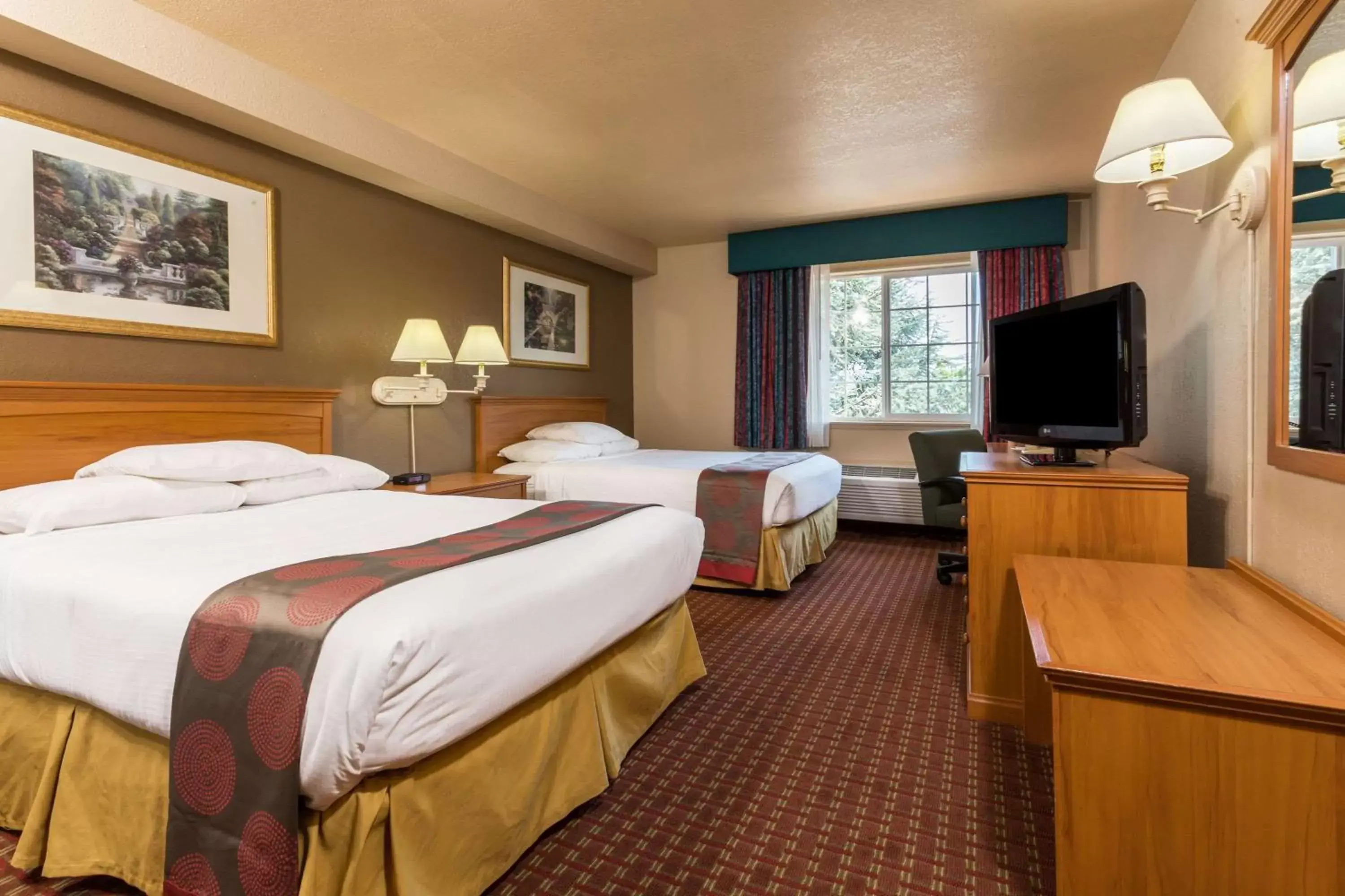 Photo of the whole room in Ramada by Wyndham Portland