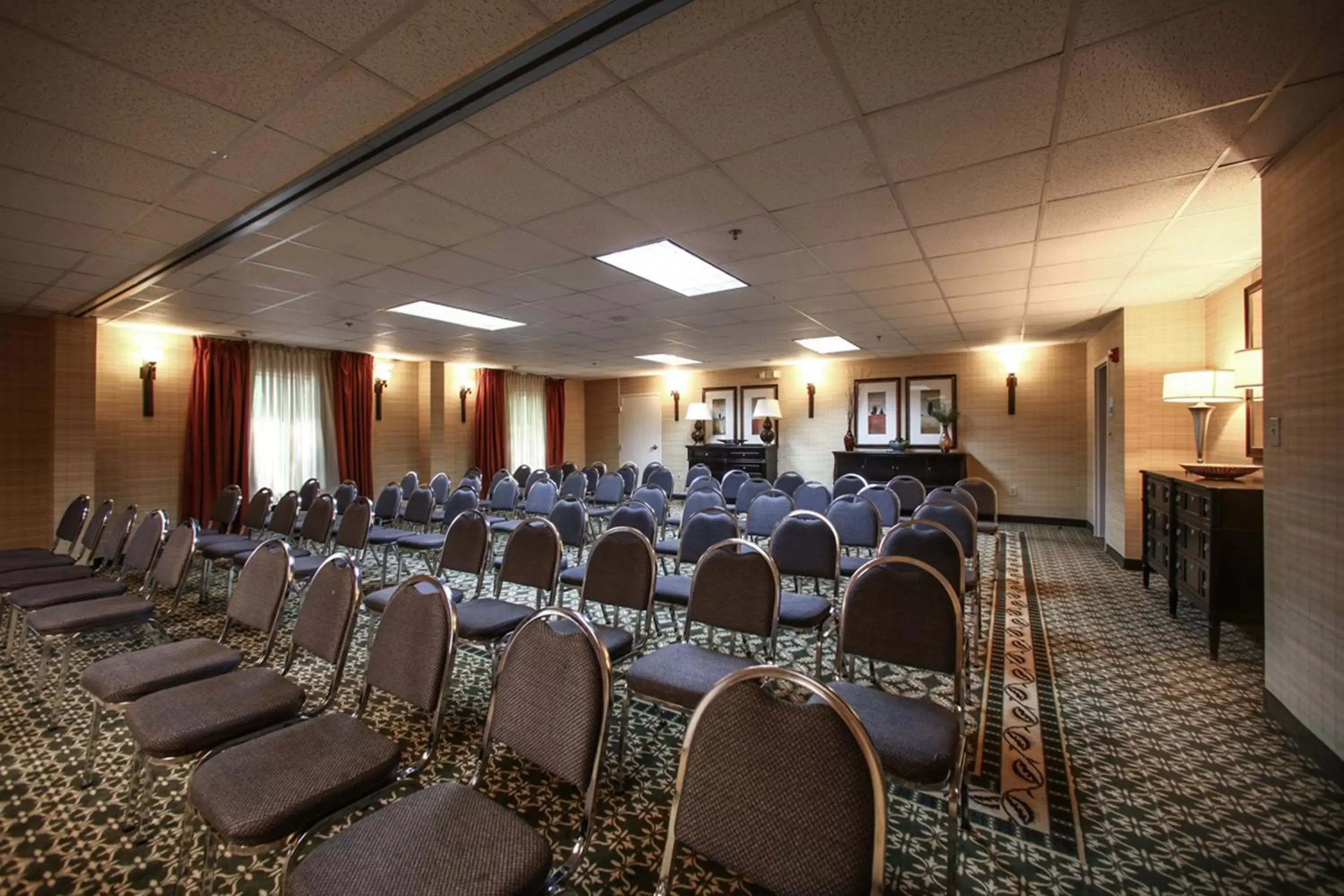 Meeting/conference room in Holiday Inn Express Hotel & Suites - Atlanta/Emory University Area, an IHG Hotel