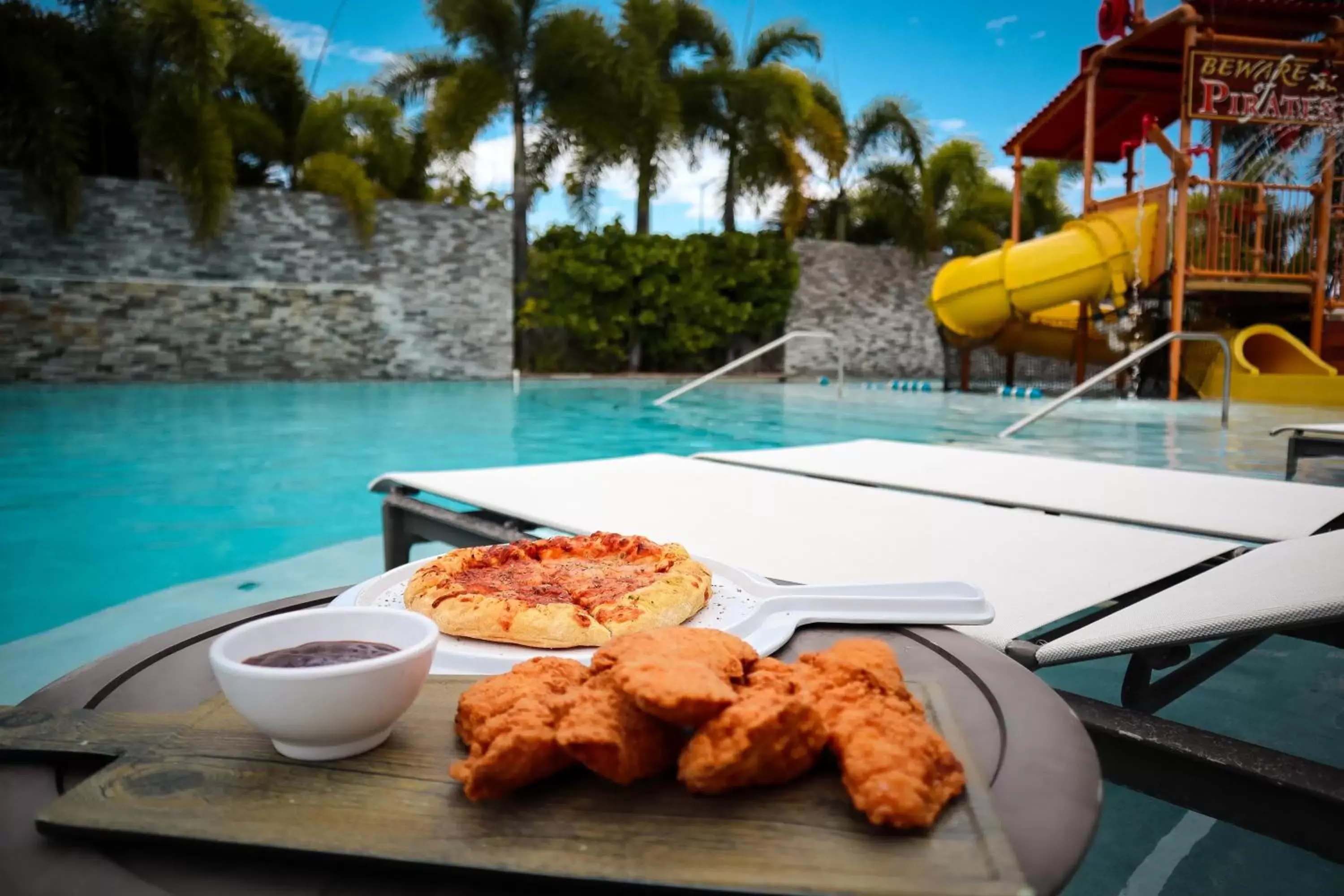 Food and drinks, Swimming Pool in Hyatt Place San Juan