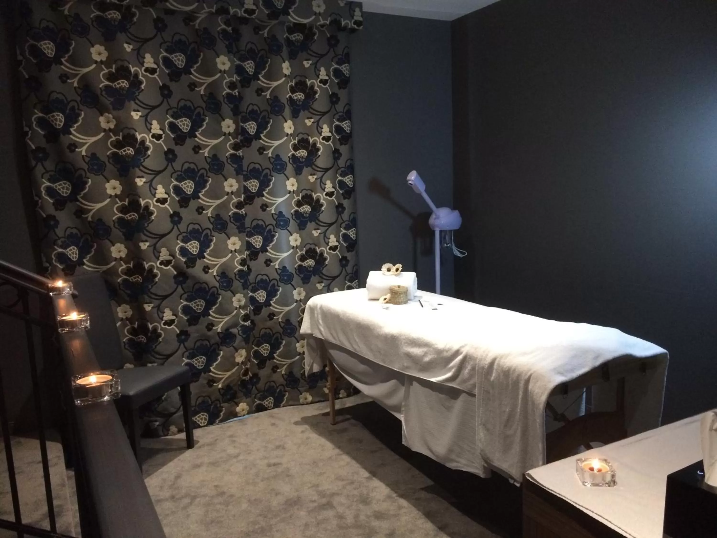 Massage in Hotel The Building