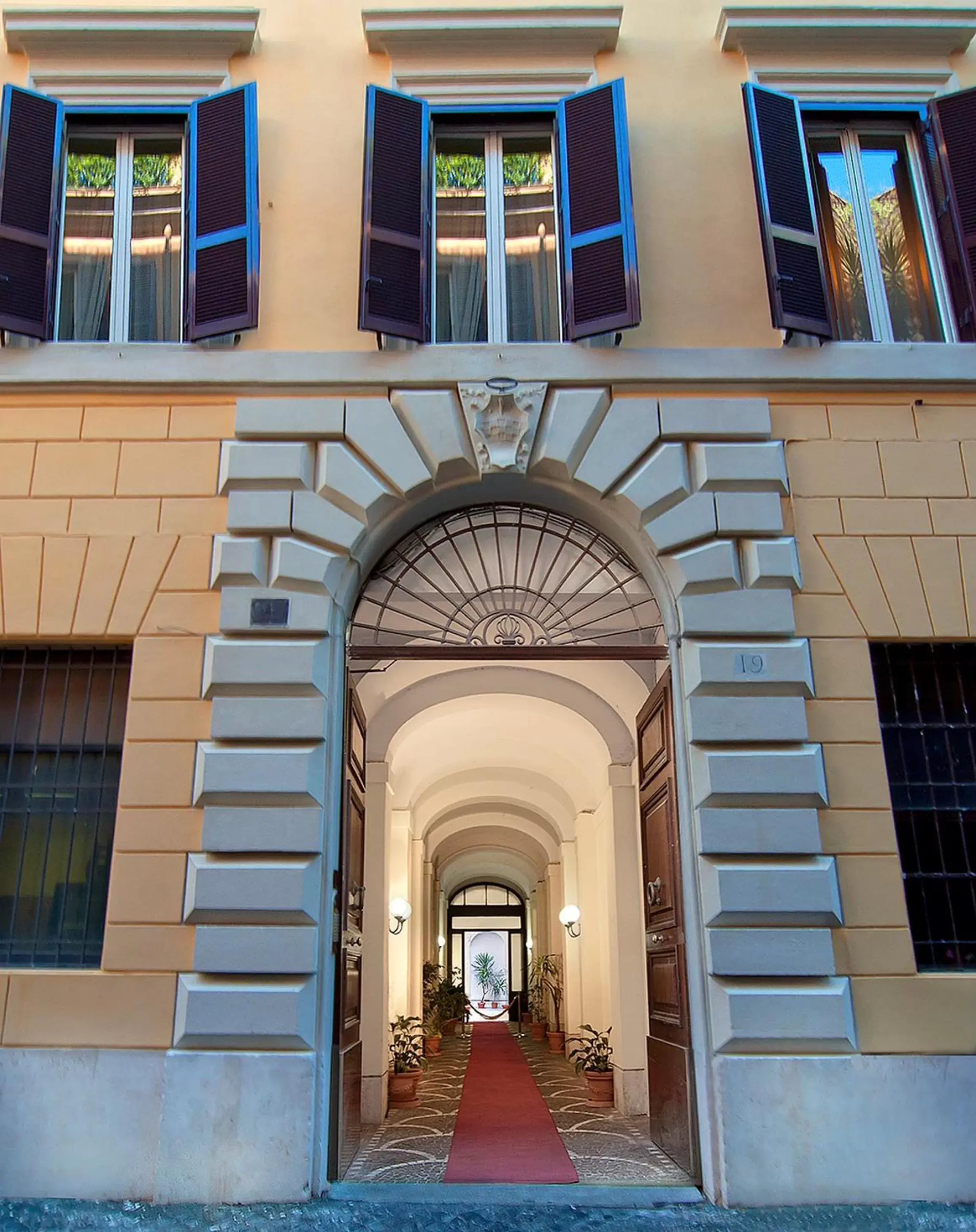 Facade/entrance in Hotel Le Clarisse al Pantheon