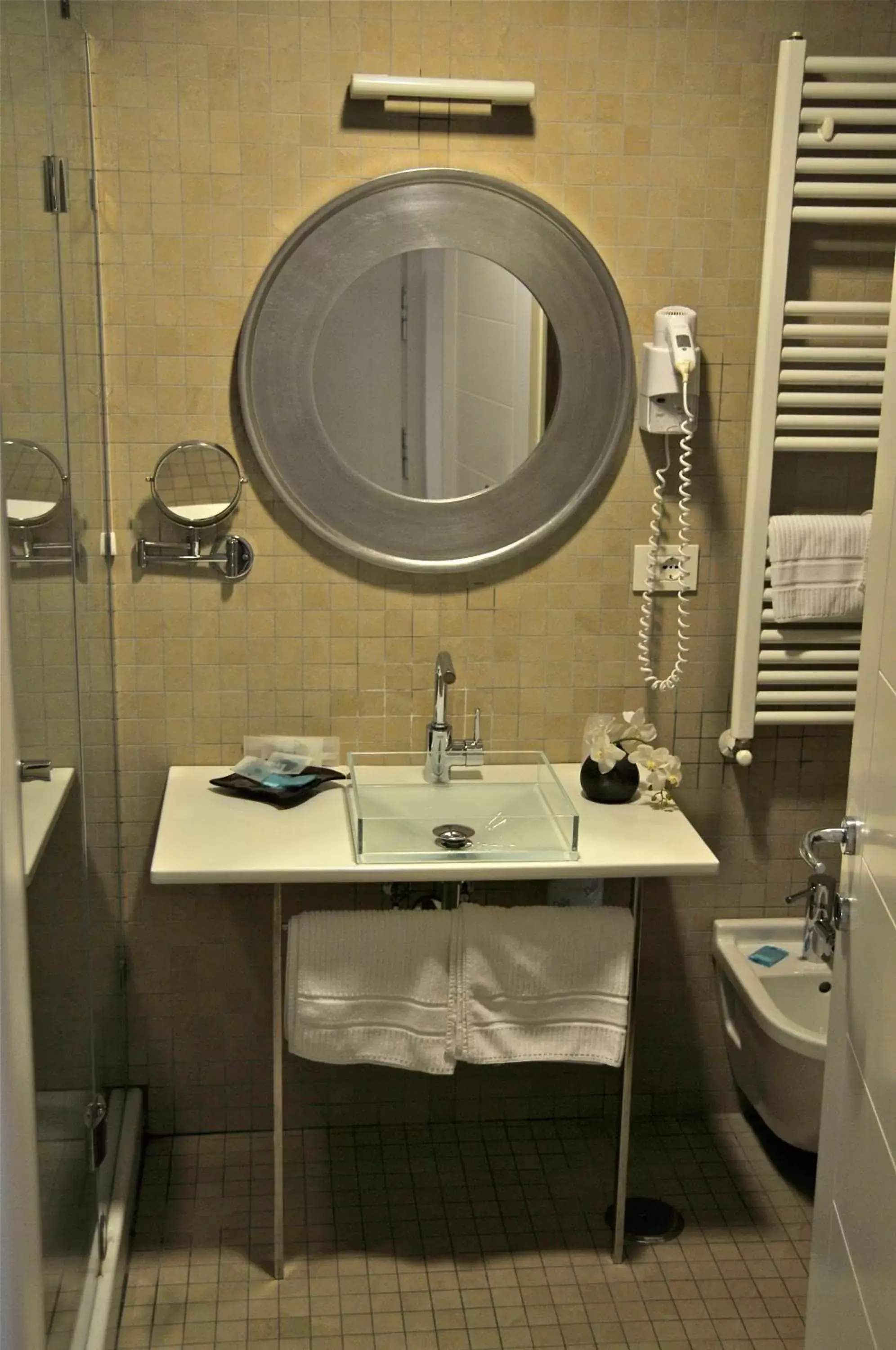 Toilet, Bathroom in Hotel Del Conte