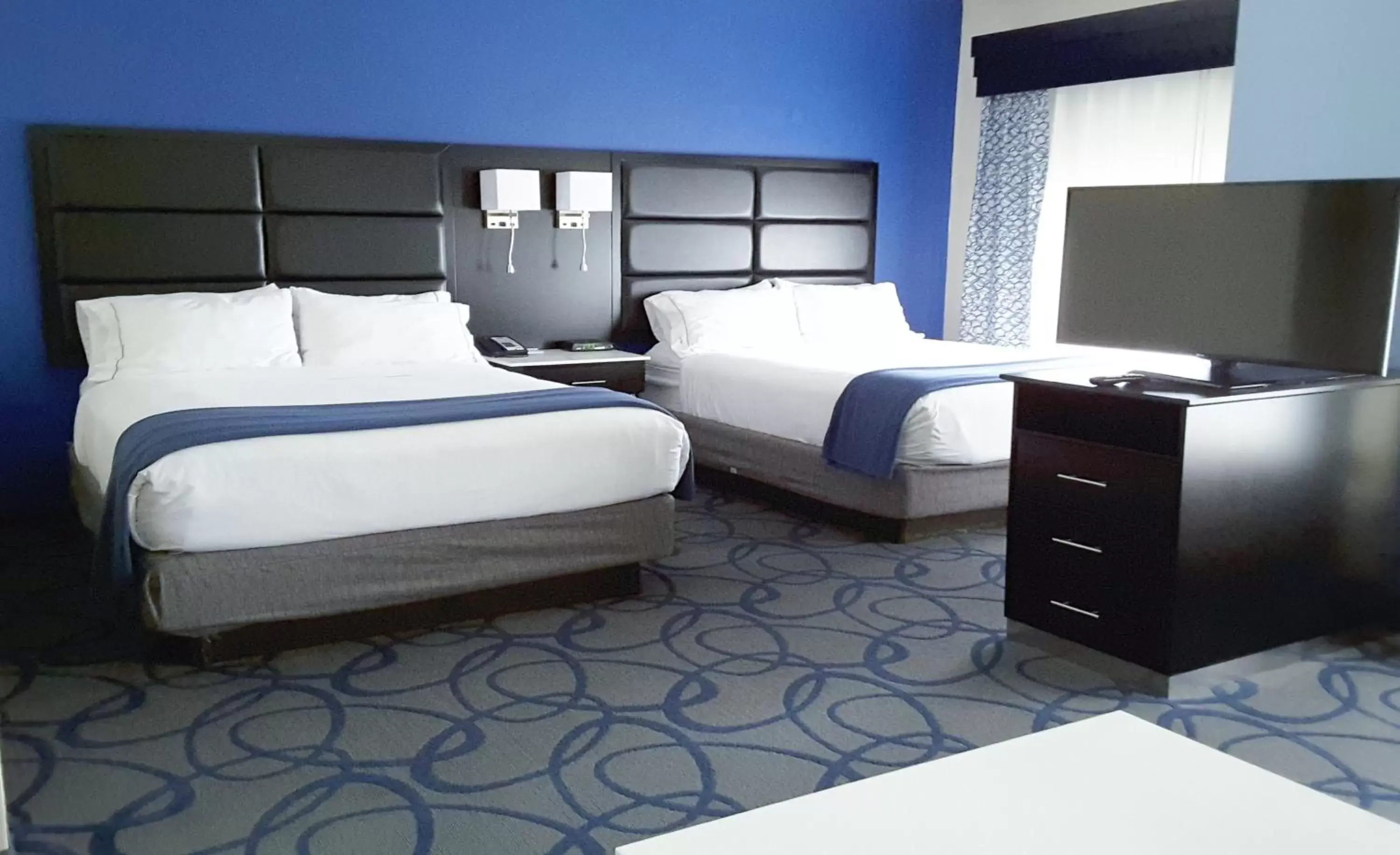 Bed in Holiday Inn Express Hotel & Suites Lawrenceville, an IHG Hotel