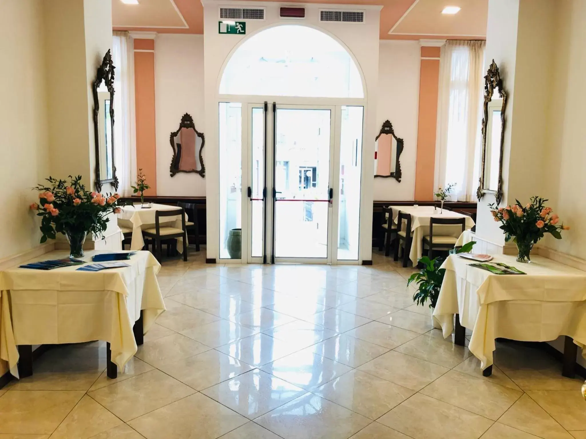 Restaurant/Places to Eat in Hotel Eletto