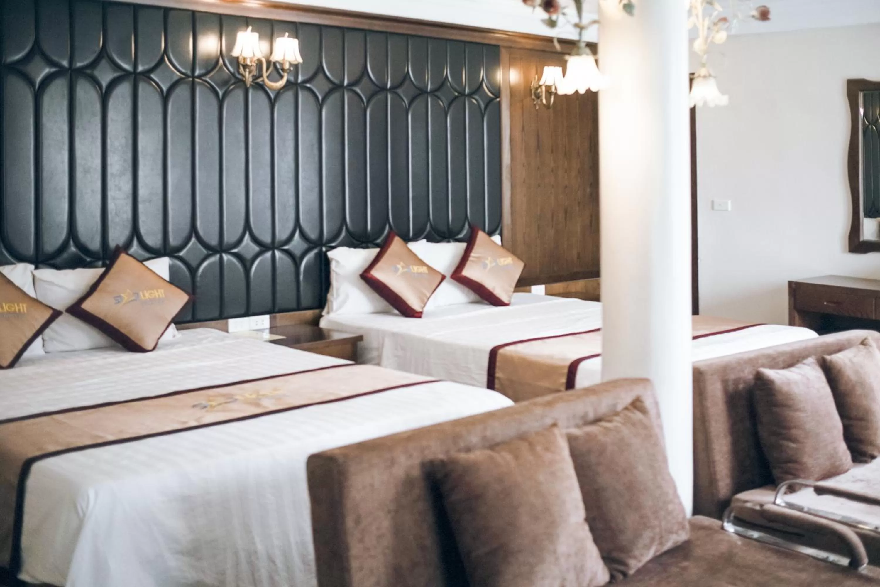 HaLong Starlight Inn & Travel