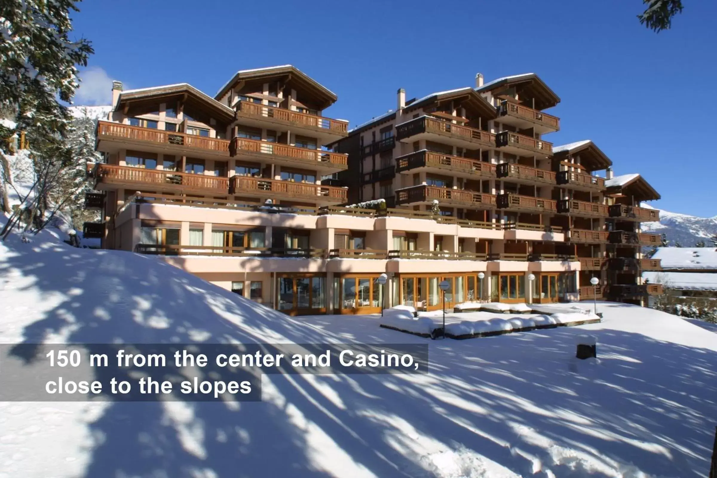 Facade/entrance, Winter in Hotel Helvetia Intergolf