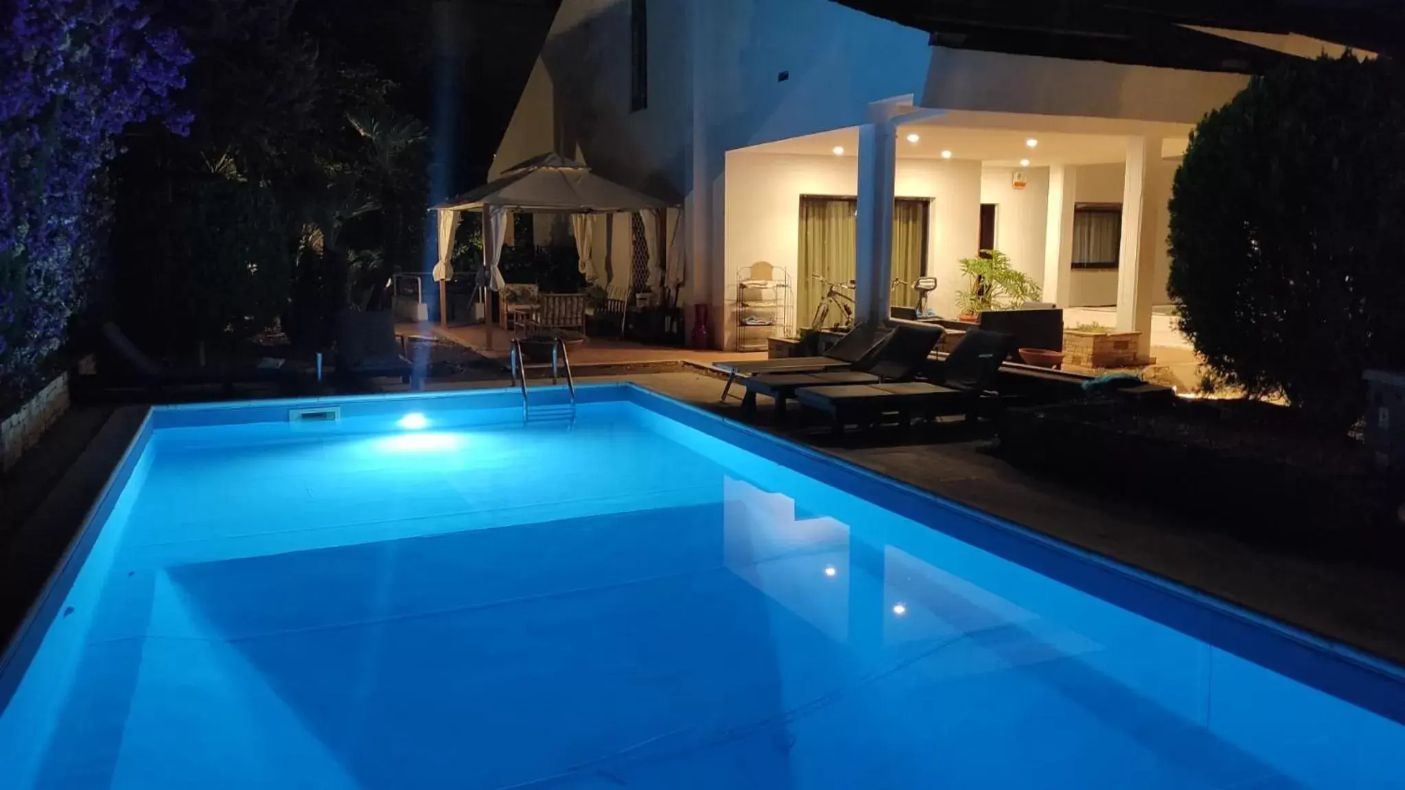 Property building, Swimming Pool in B&B Apulia Time