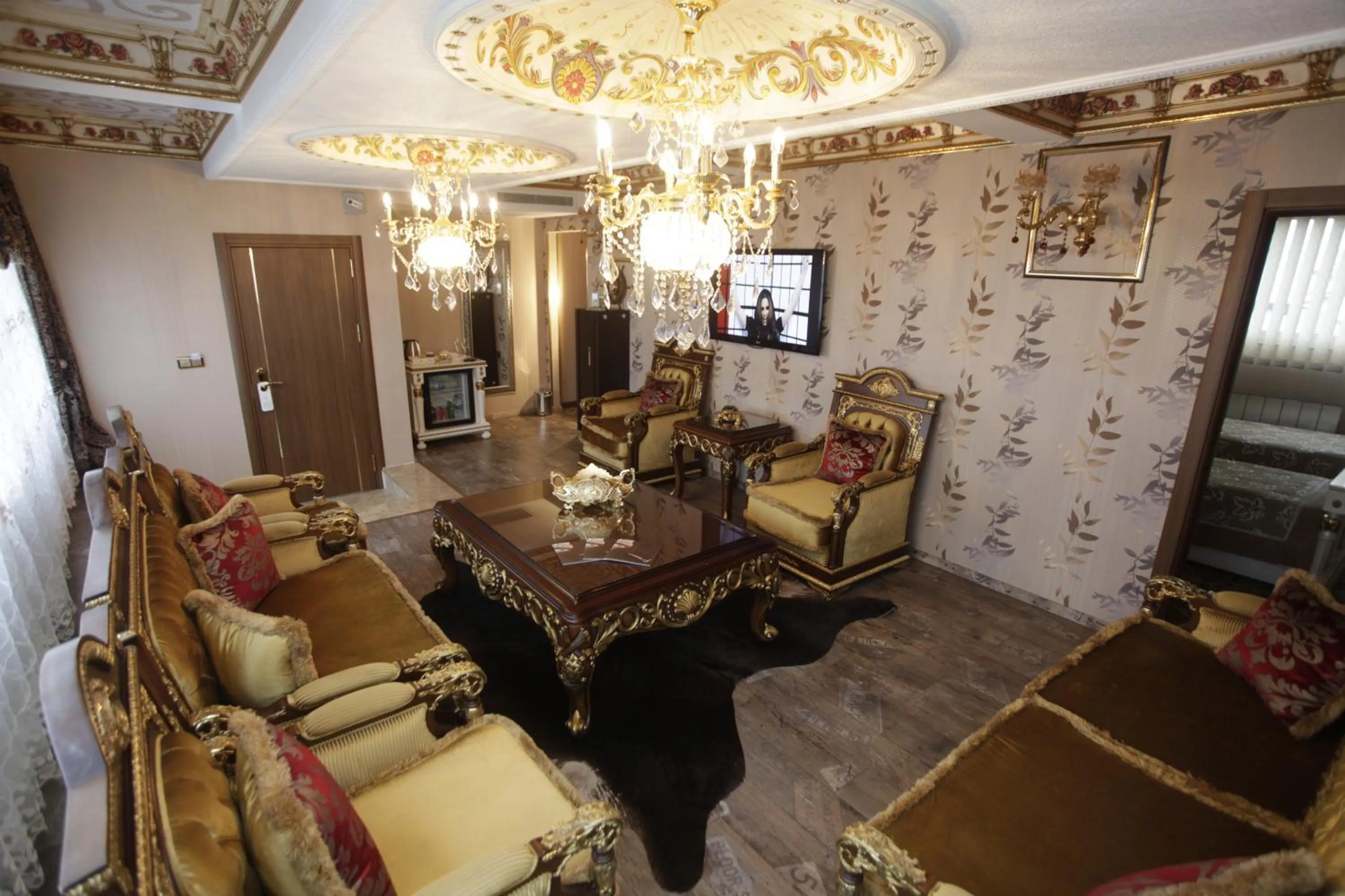 Living room in Marmaray Hotel