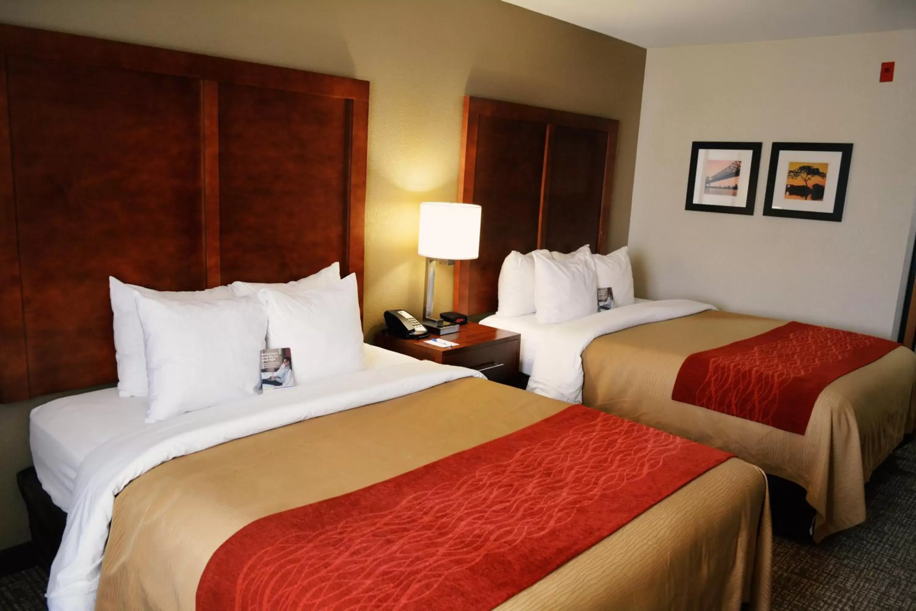 Bed in Comfort Inn & Suites Covington - Mandeville