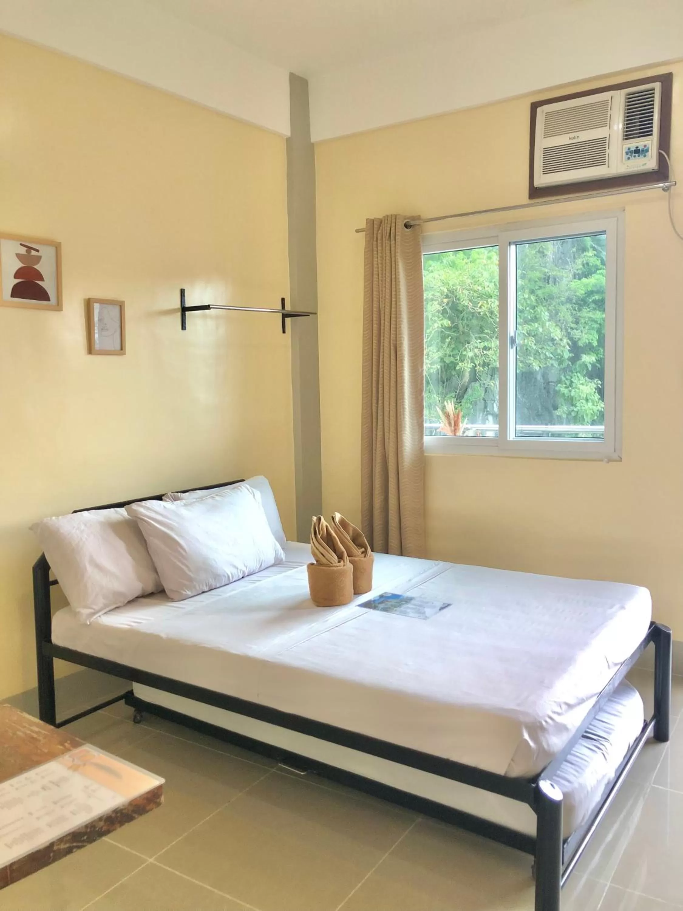 View (from property/room), Bed in Hanna's Inn, El Nido