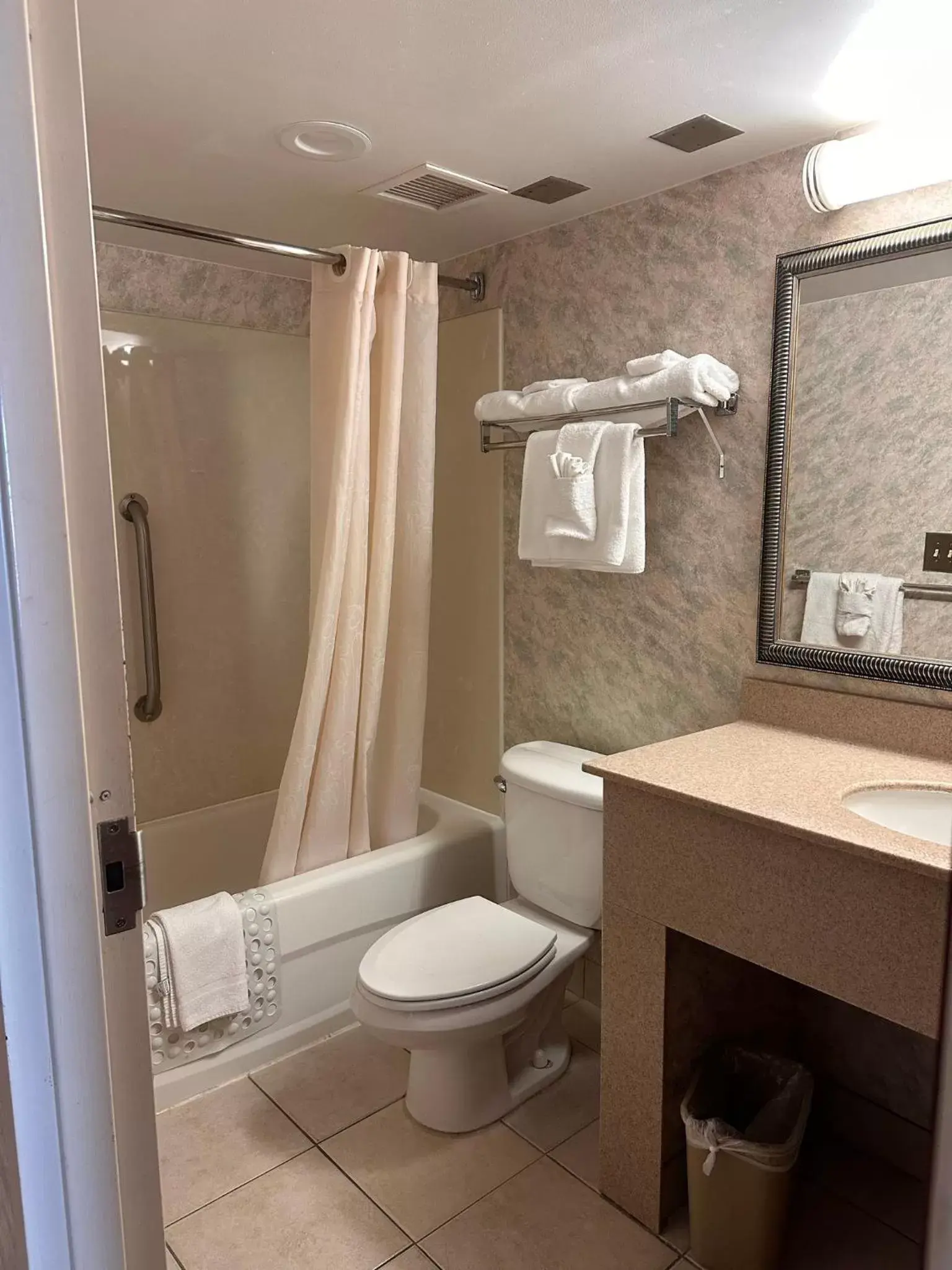 Bathroom in The Breakers Resort Inn