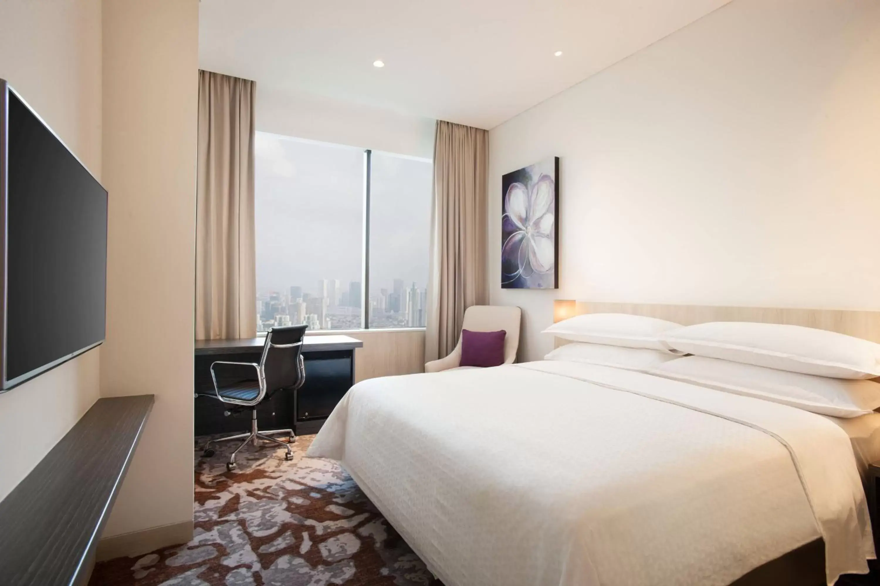 Photo of the whole room, Bed in Four Points by Sheraton Jakarta Thamrin