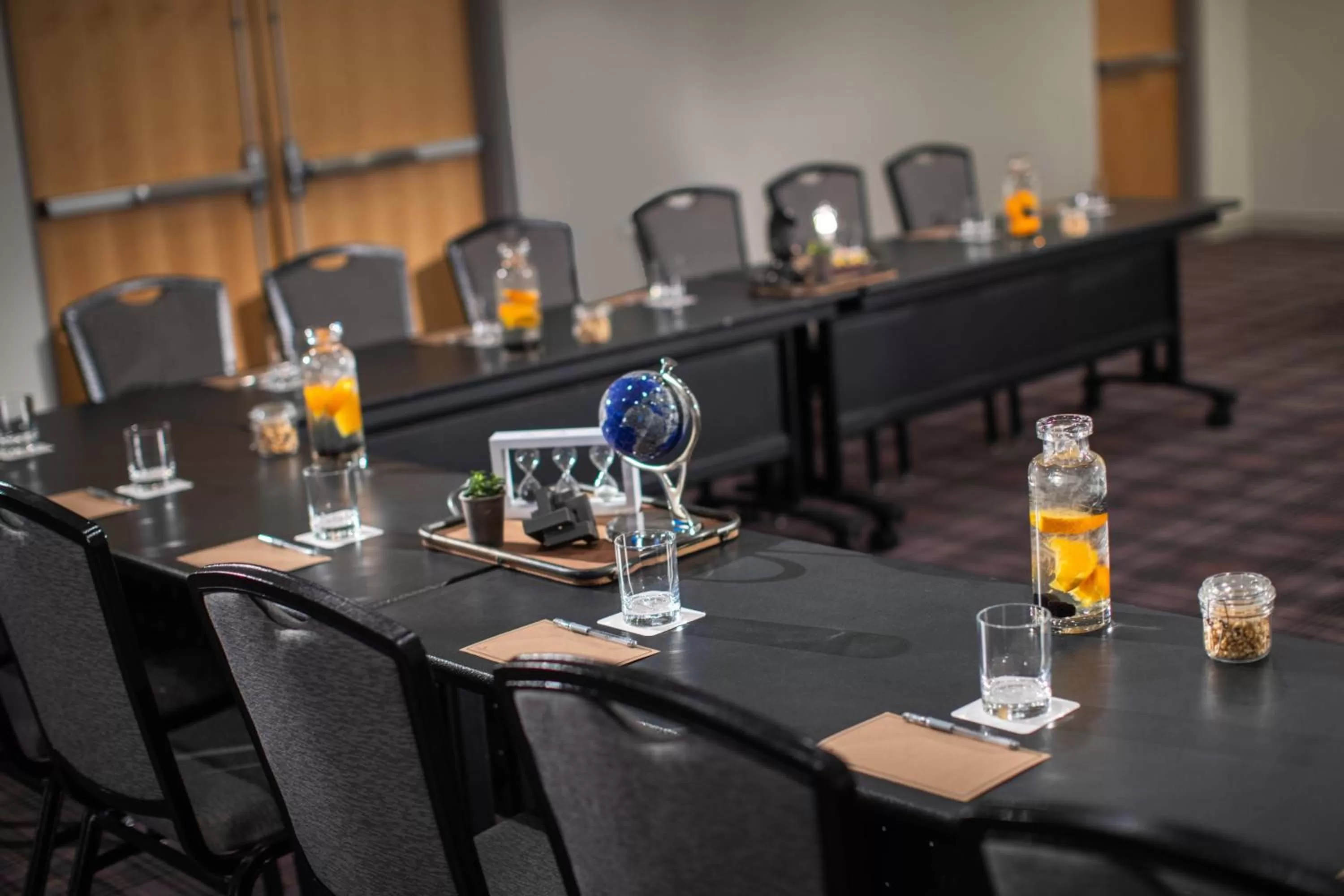 Meeting/conference room in Renaissance Minneapolis Bloomington Hotel