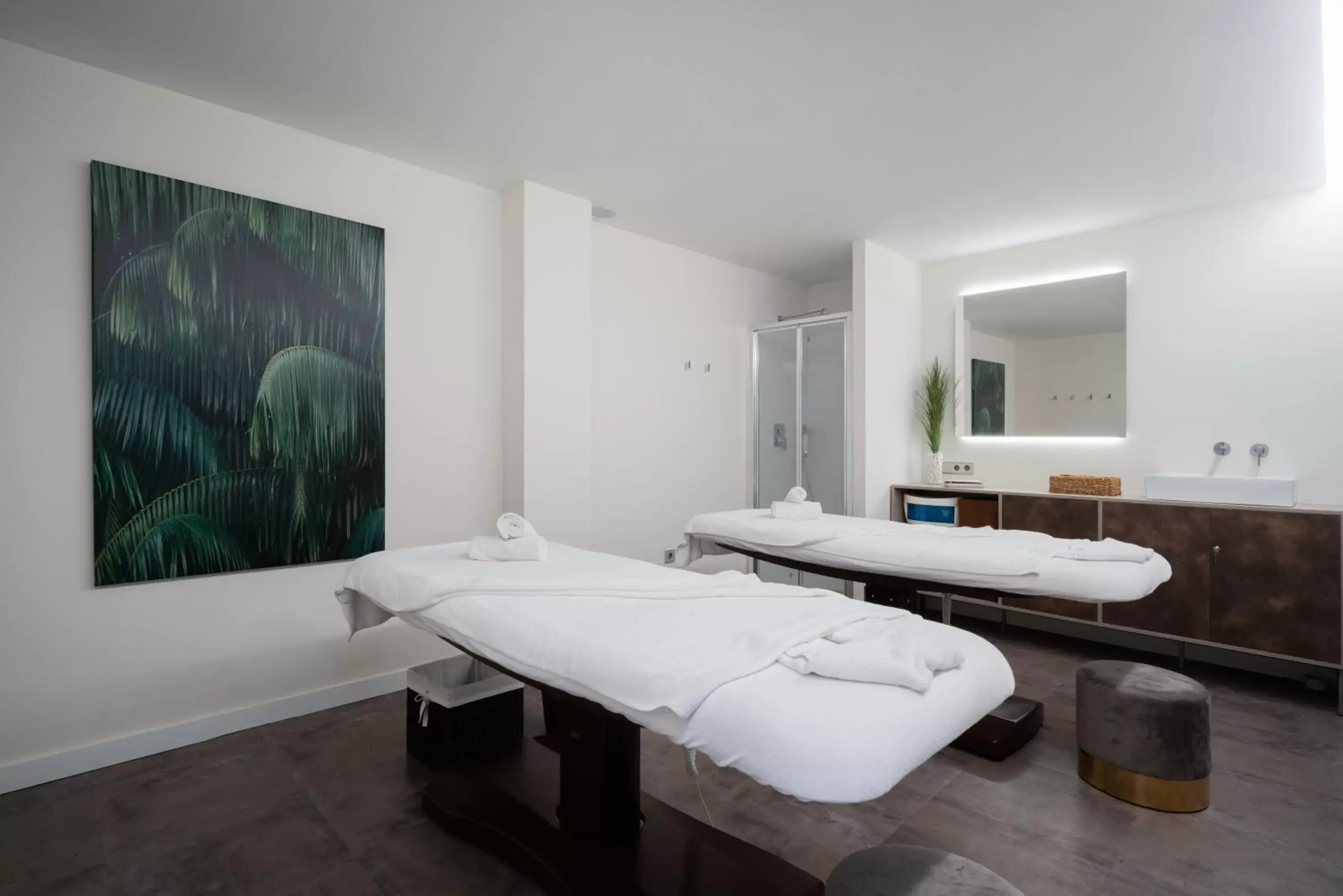 Massage, Bathroom in Hospes Amérigo